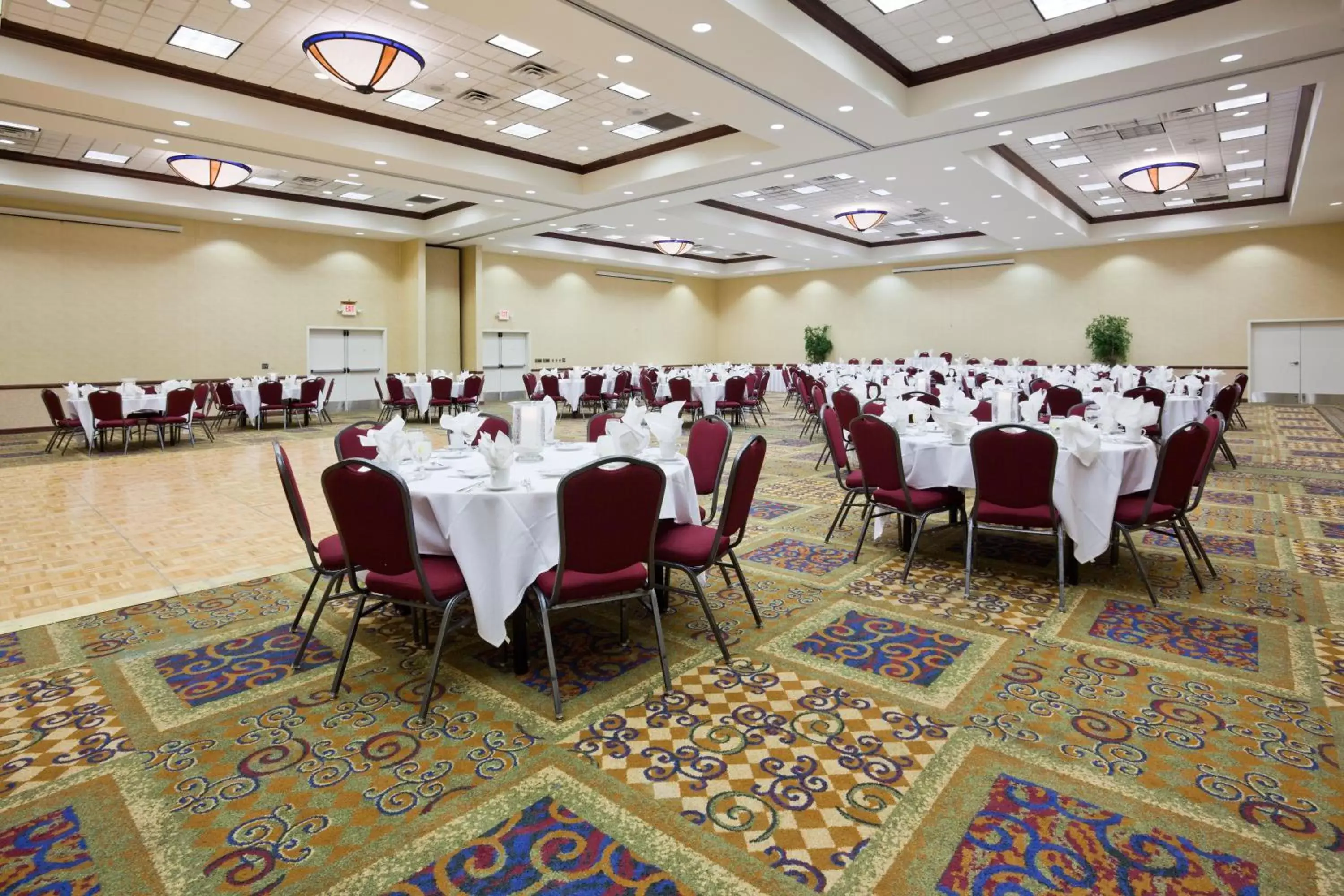 Banquet/Function facilities, Banquet Facilities in Holiday Inn Conference Center Marshfield, an IHG Hotel