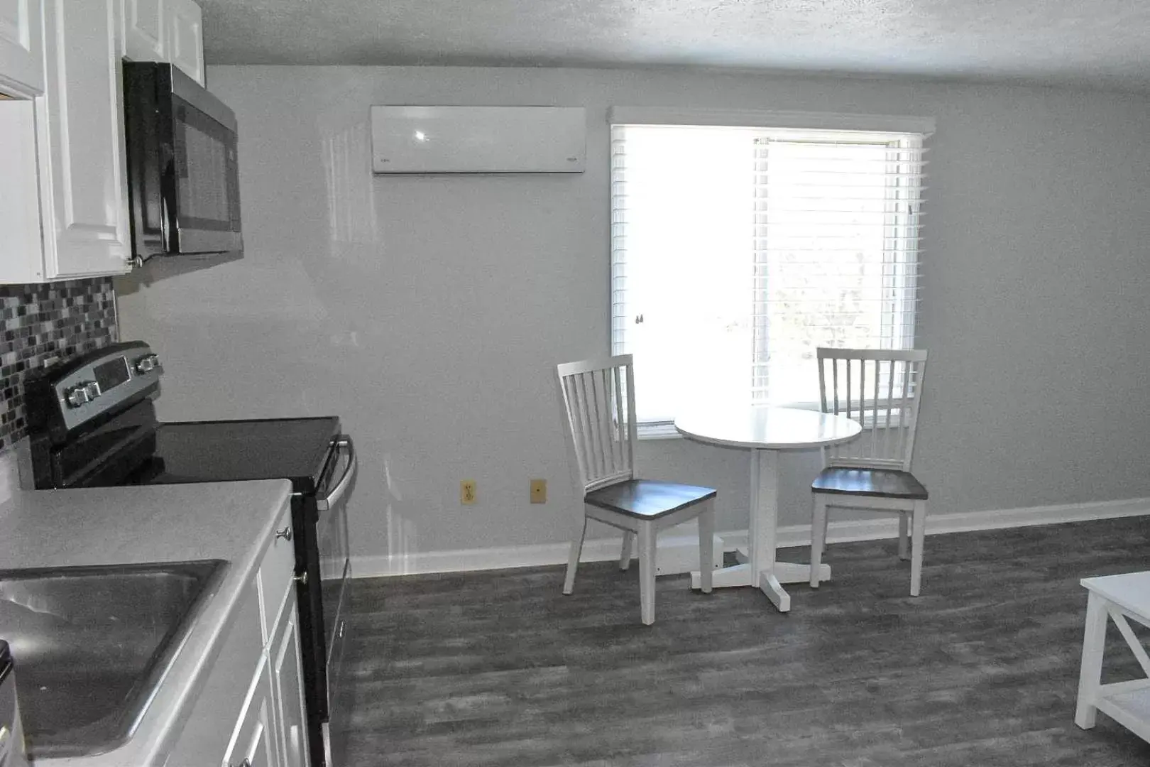 Living room in Grand Beach Inn