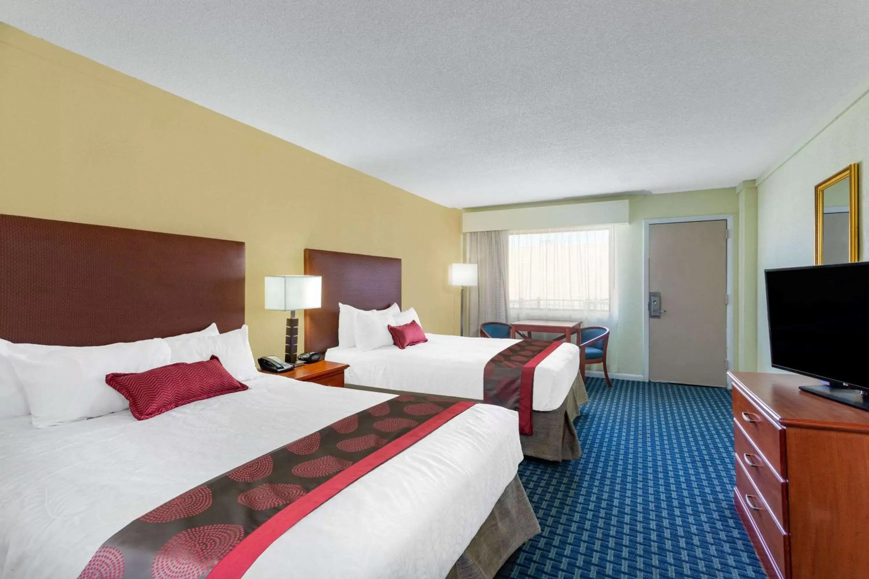 Photo of the whole room, Bed in Ramada by Wyndham Virginia Beach