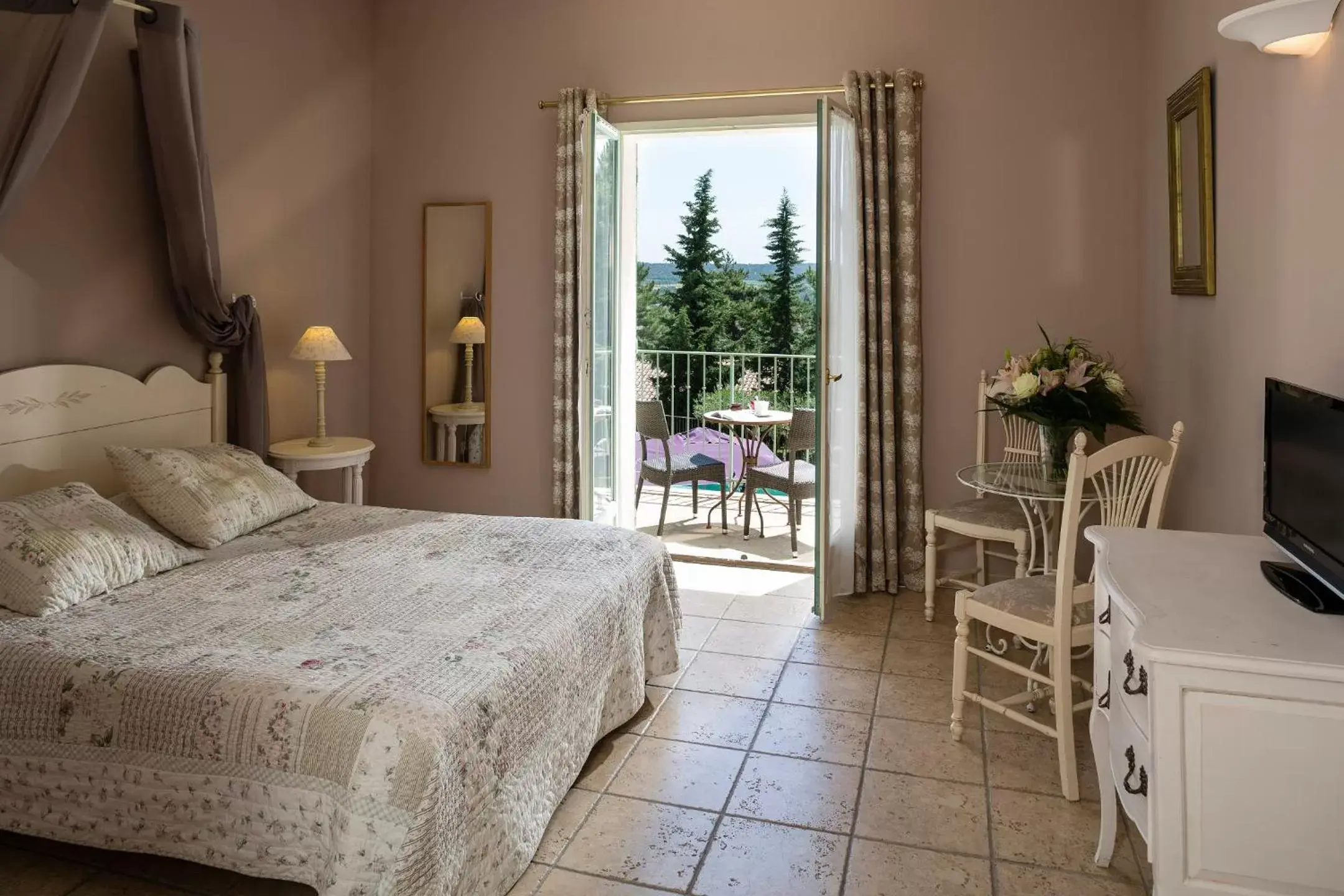 Guests, Bed in Le Clos De Pradines