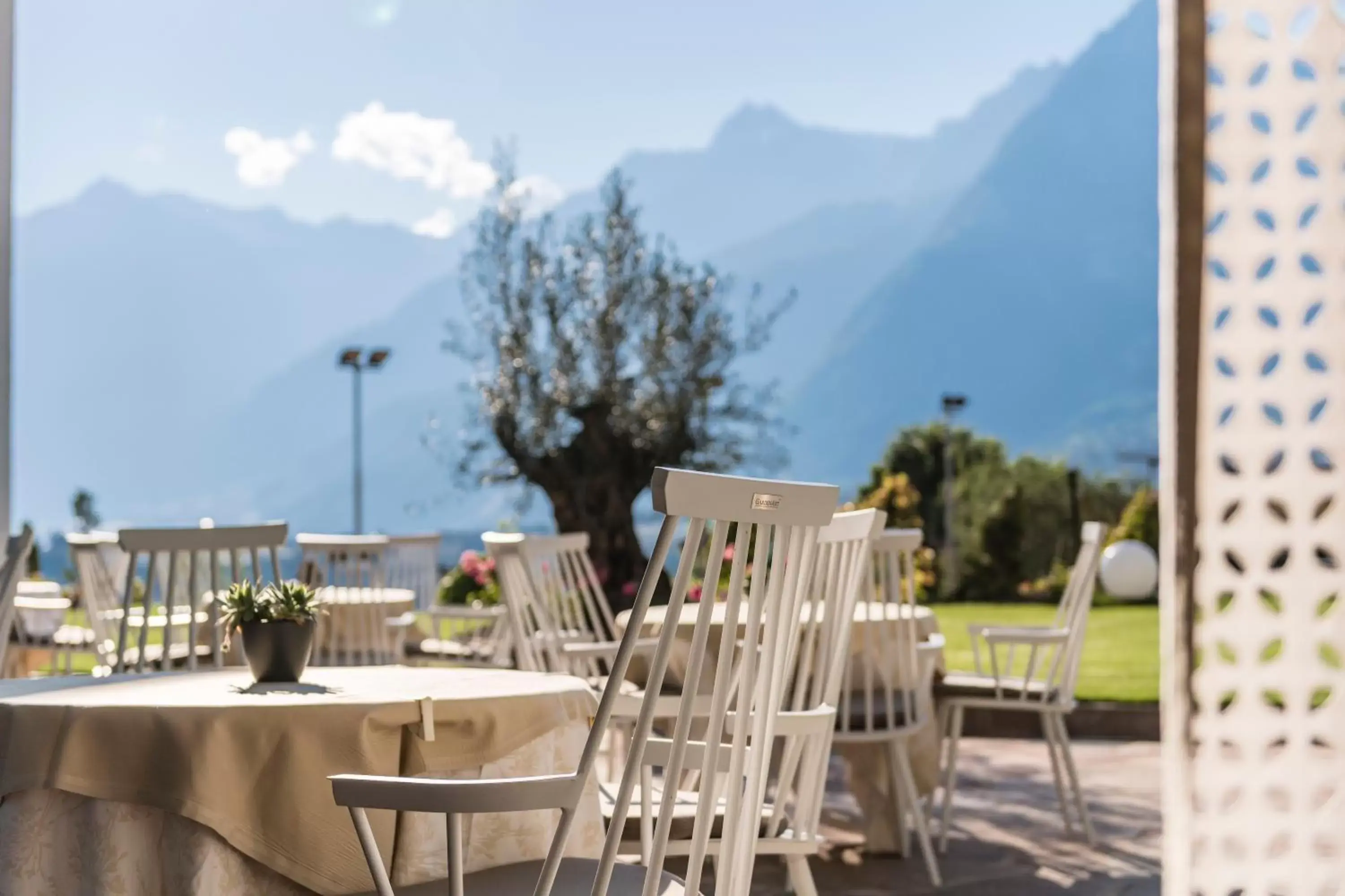 Seating area, Restaurant/Places to Eat in Hotel Schwefelbad (Schenna Resort)