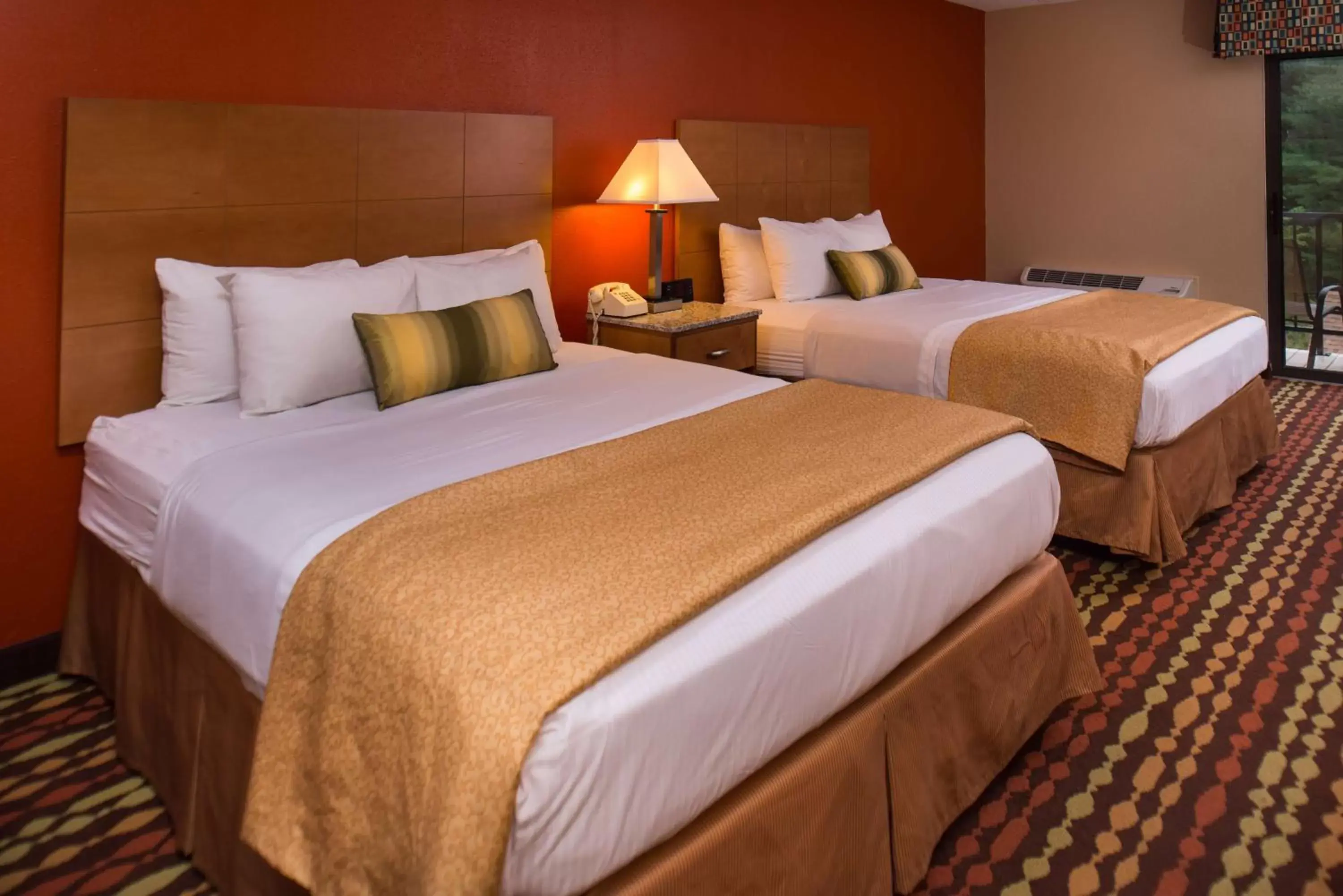 Photo of the whole room, Bed in Best Western Ambassador Inn & Suites