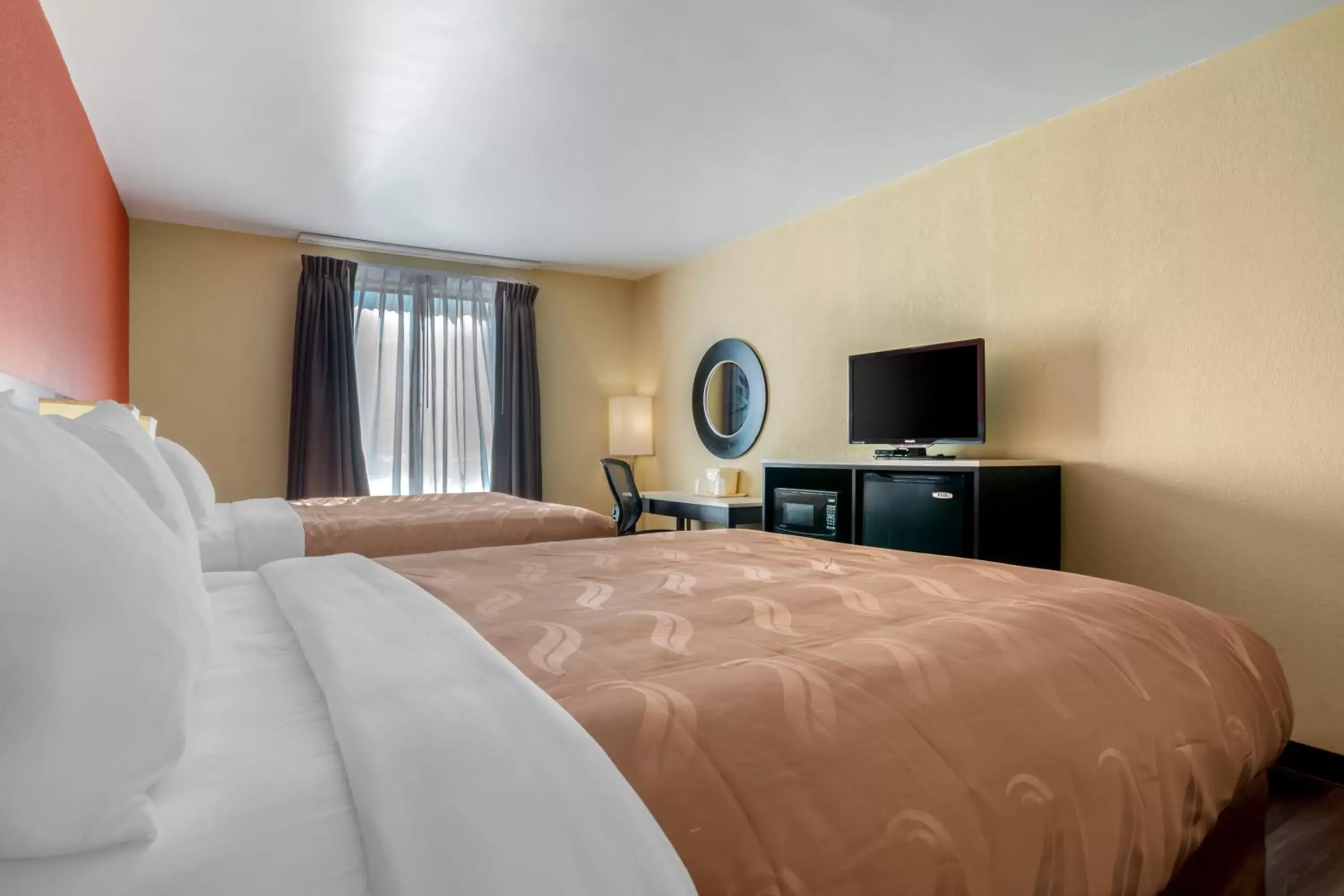 Bed in Quality Inn Phenix City Columbus