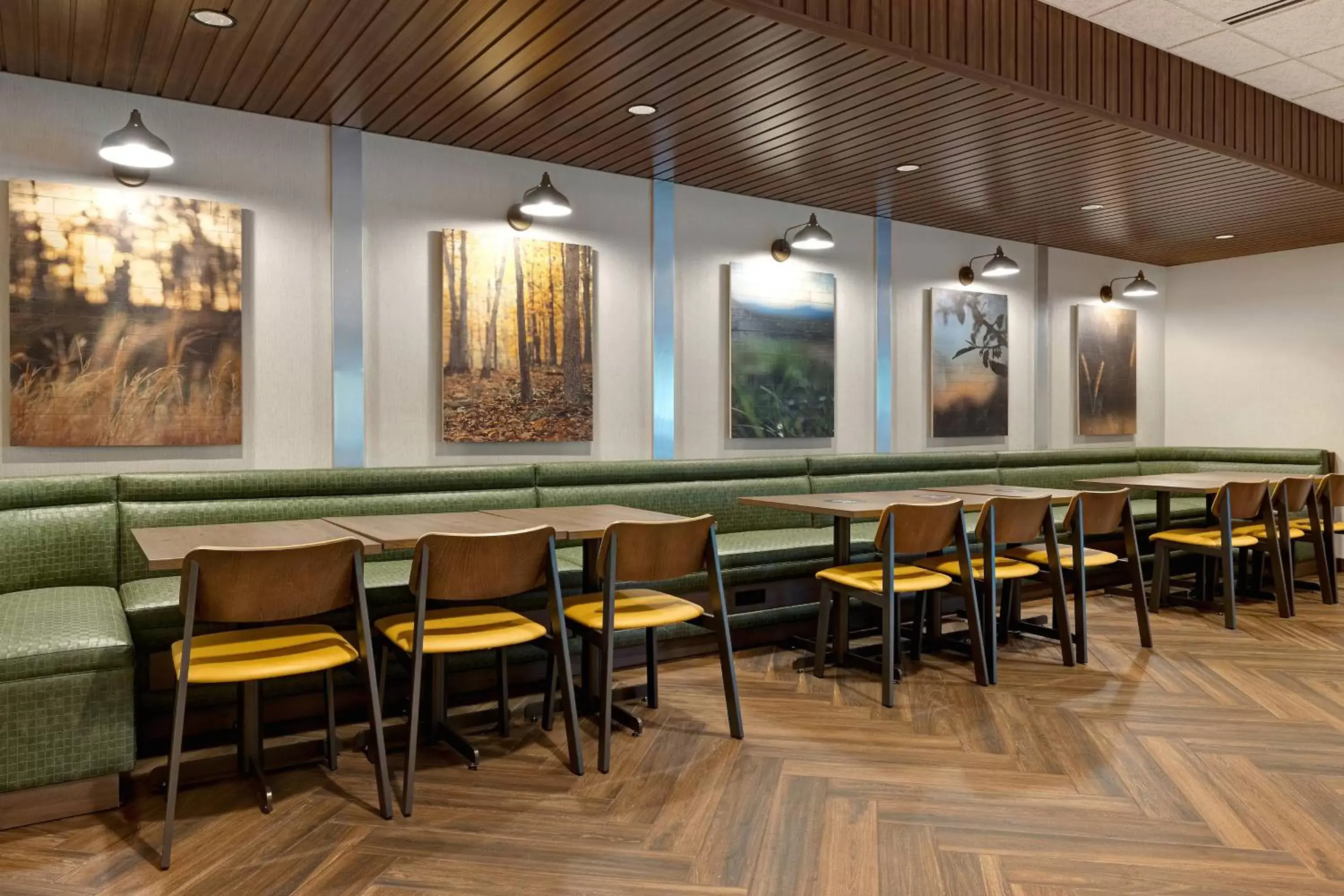 Breakfast, Restaurant/Places to Eat in Fairfield by Marriott Inn & Suites St. Paul Eagan