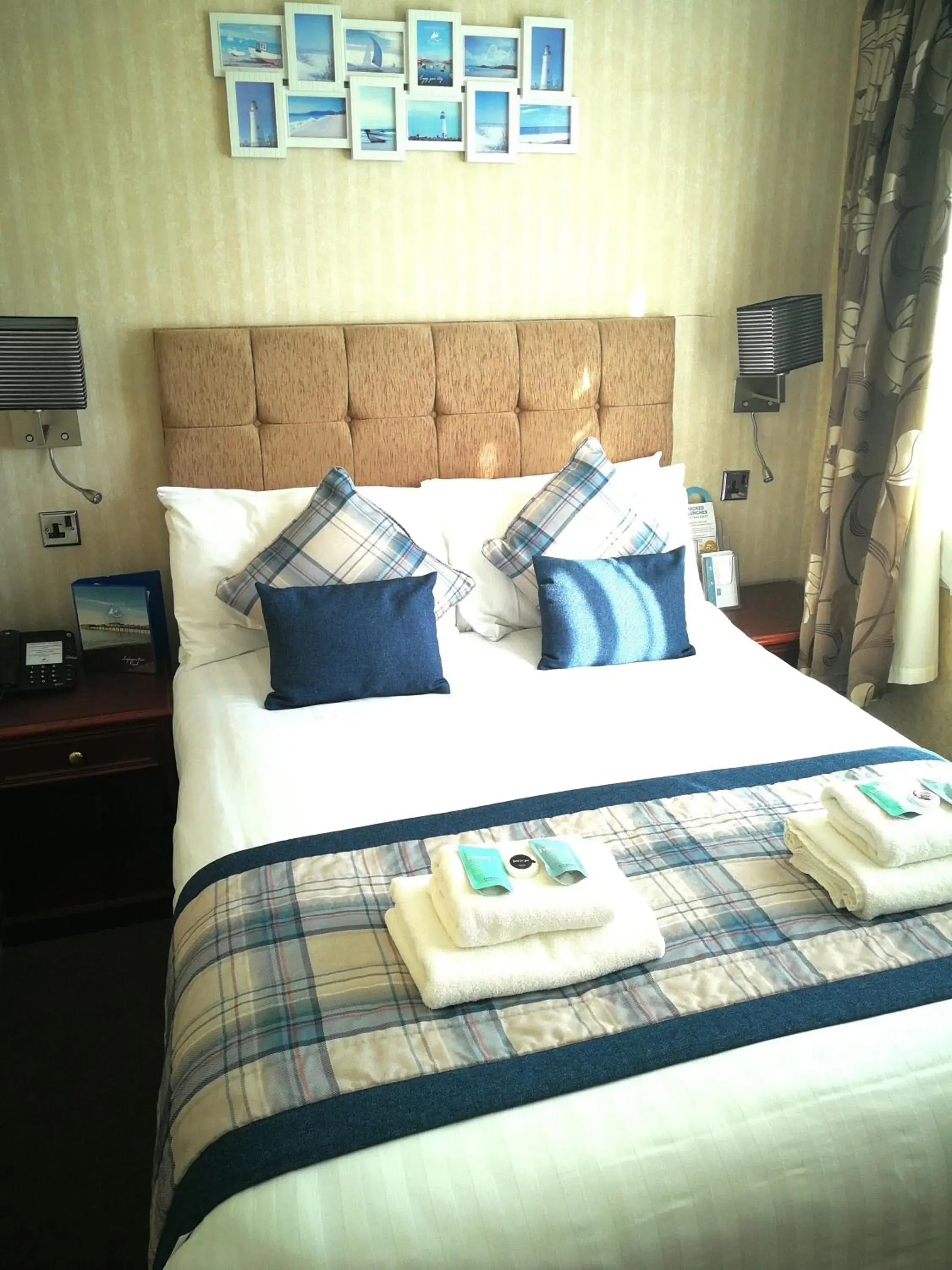 Bedroom, Bed in Torbay Court Hotel