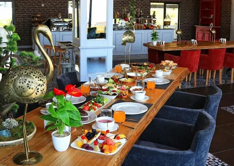 Restaurant/places to eat in Yildiz Life Hotel