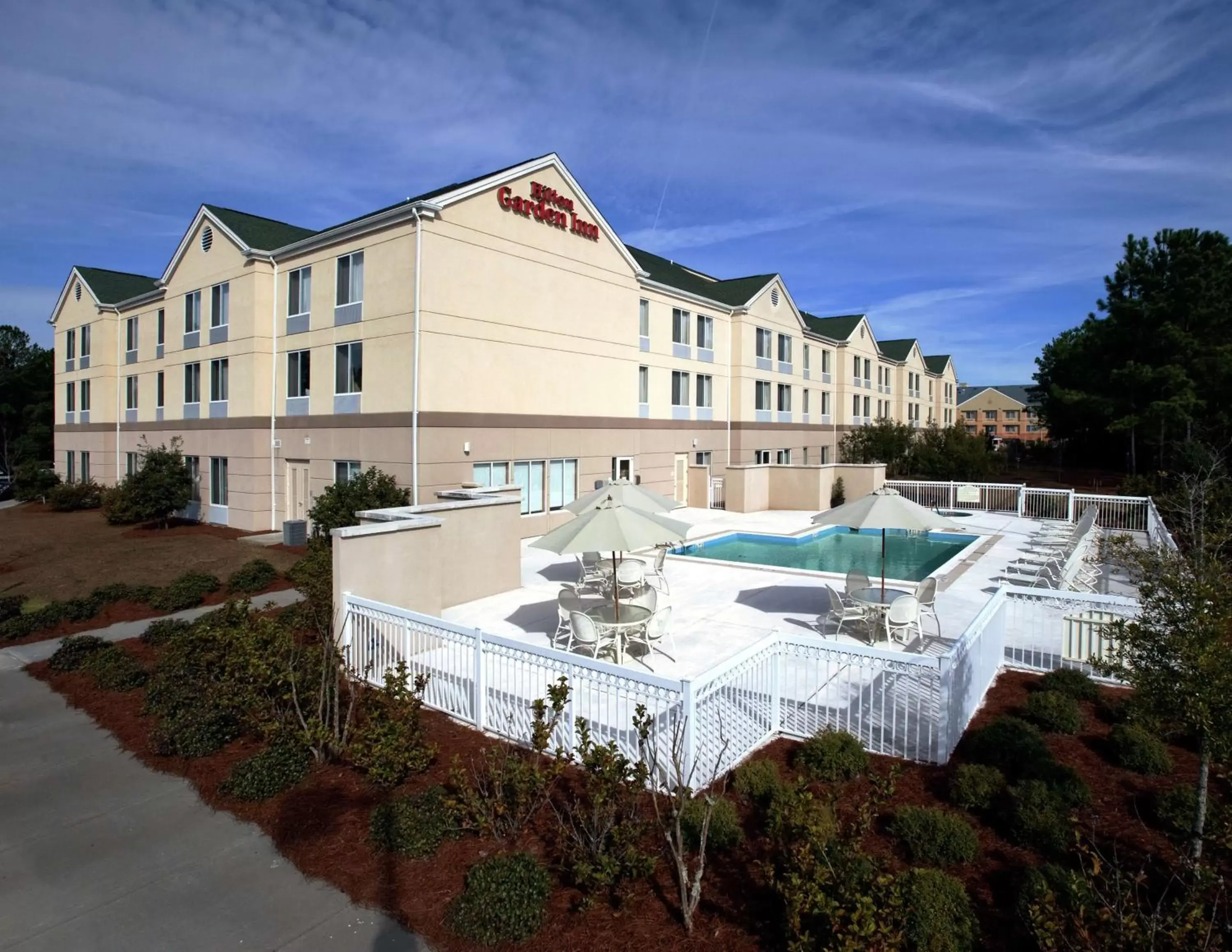 Pool view, Property Building in Hilton Garden Inn Savannah Airport