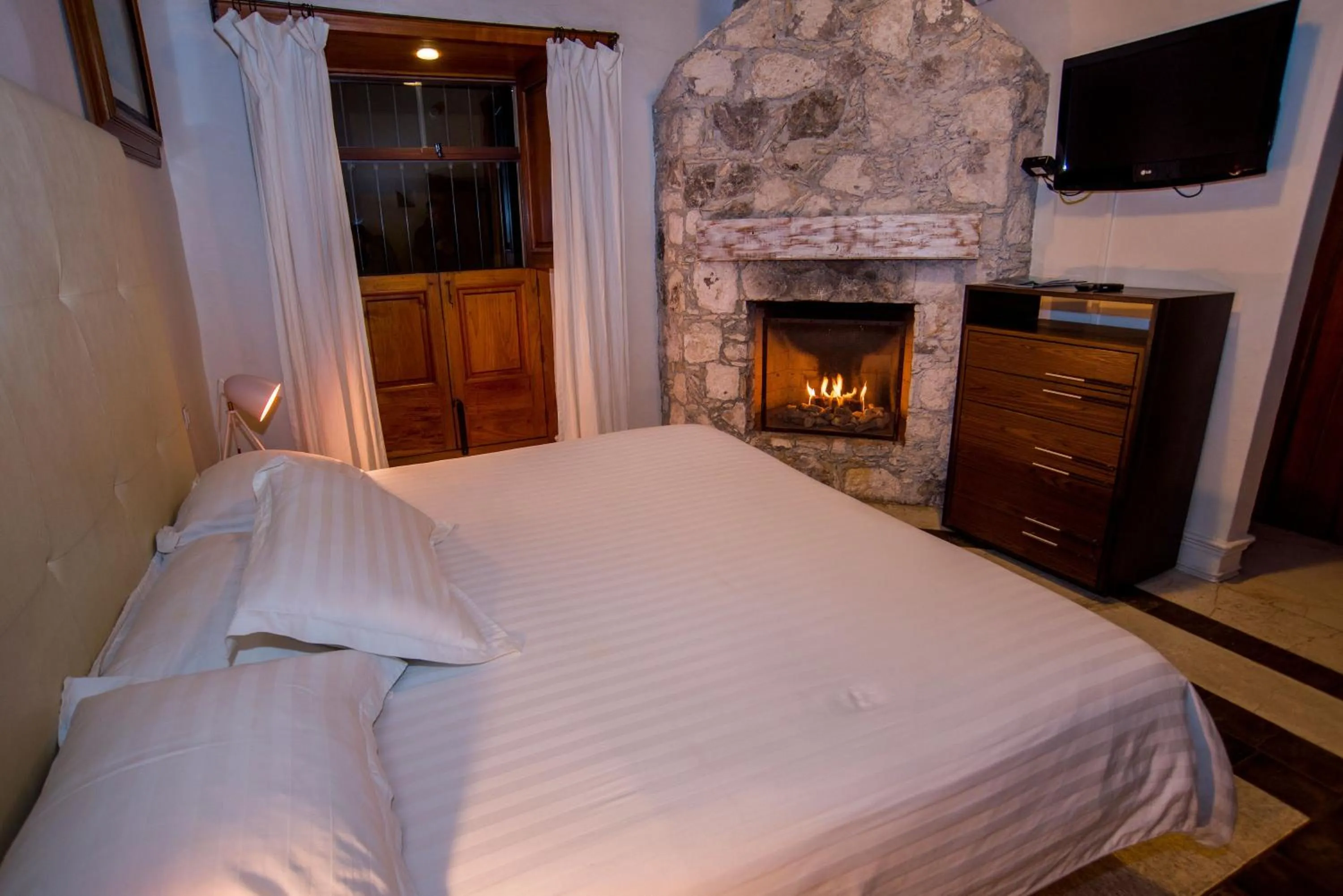 Photo of the whole room, Bed in Casa Mateo Hotel Boutique