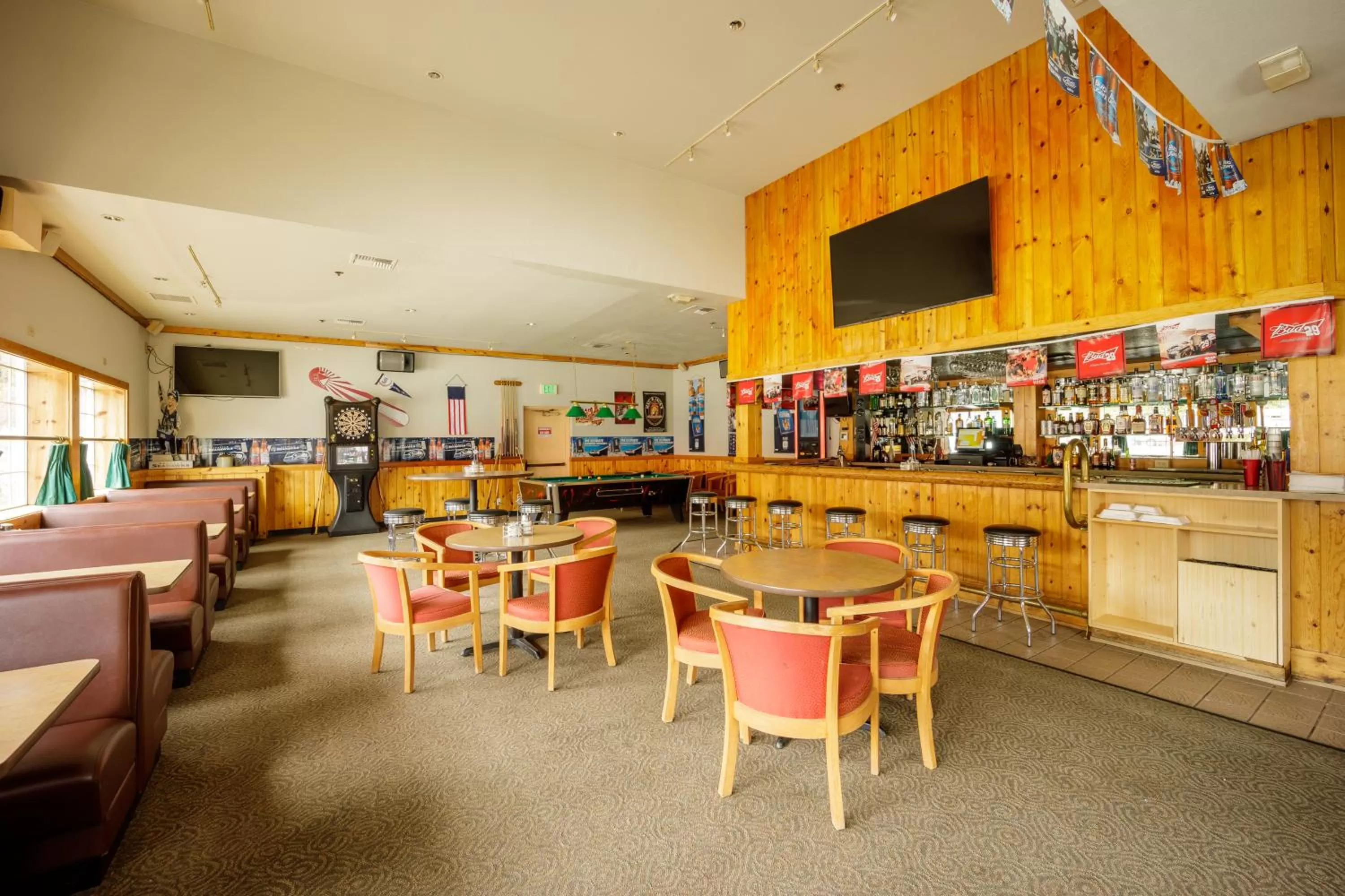 TV and multimedia in The Summit Inn