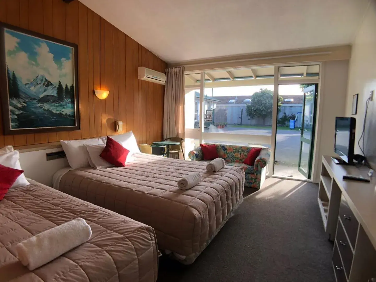 Tui Lodge Motel