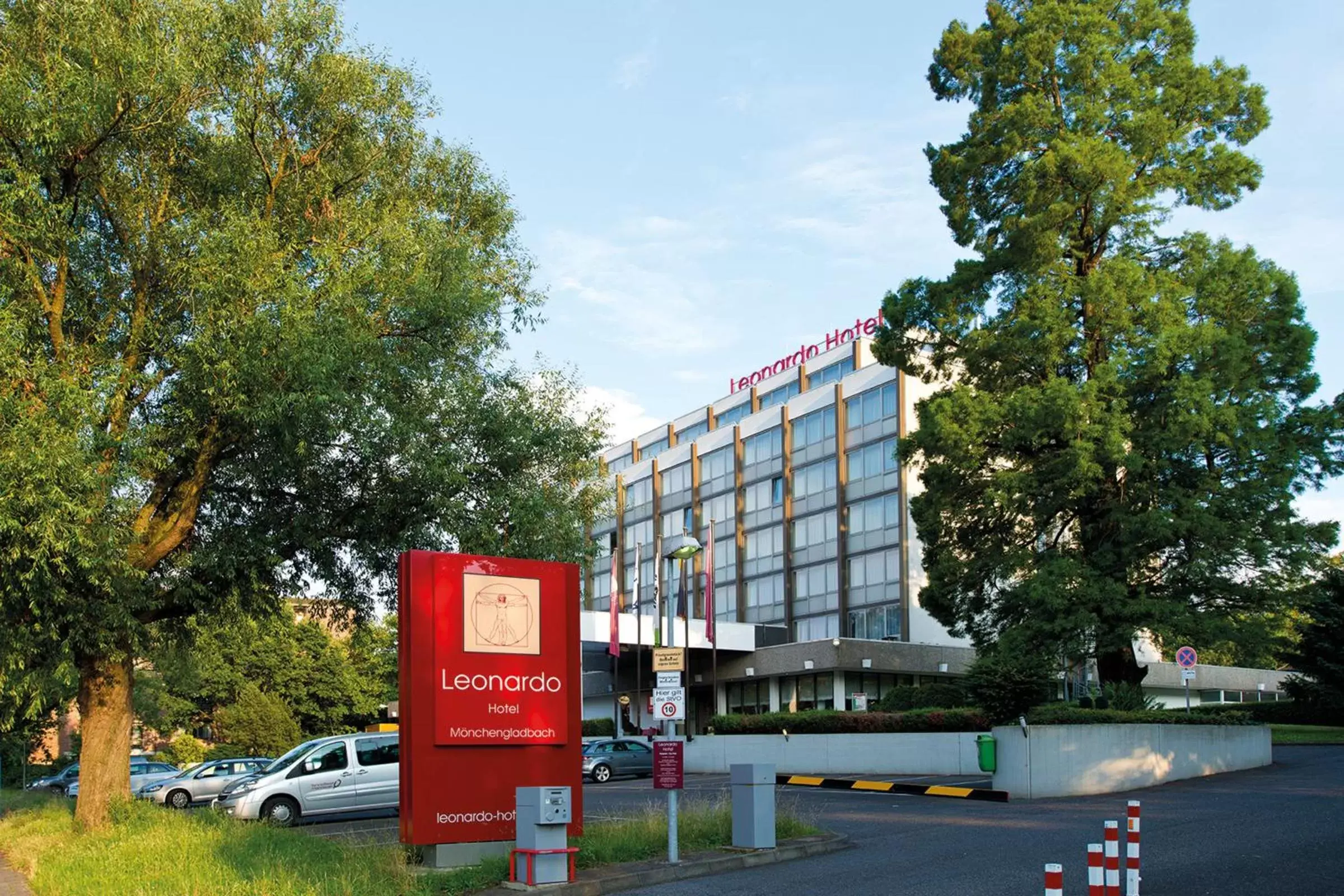 Facade/entrance, Property Building in Leonardo Hotel Mönchengladbach