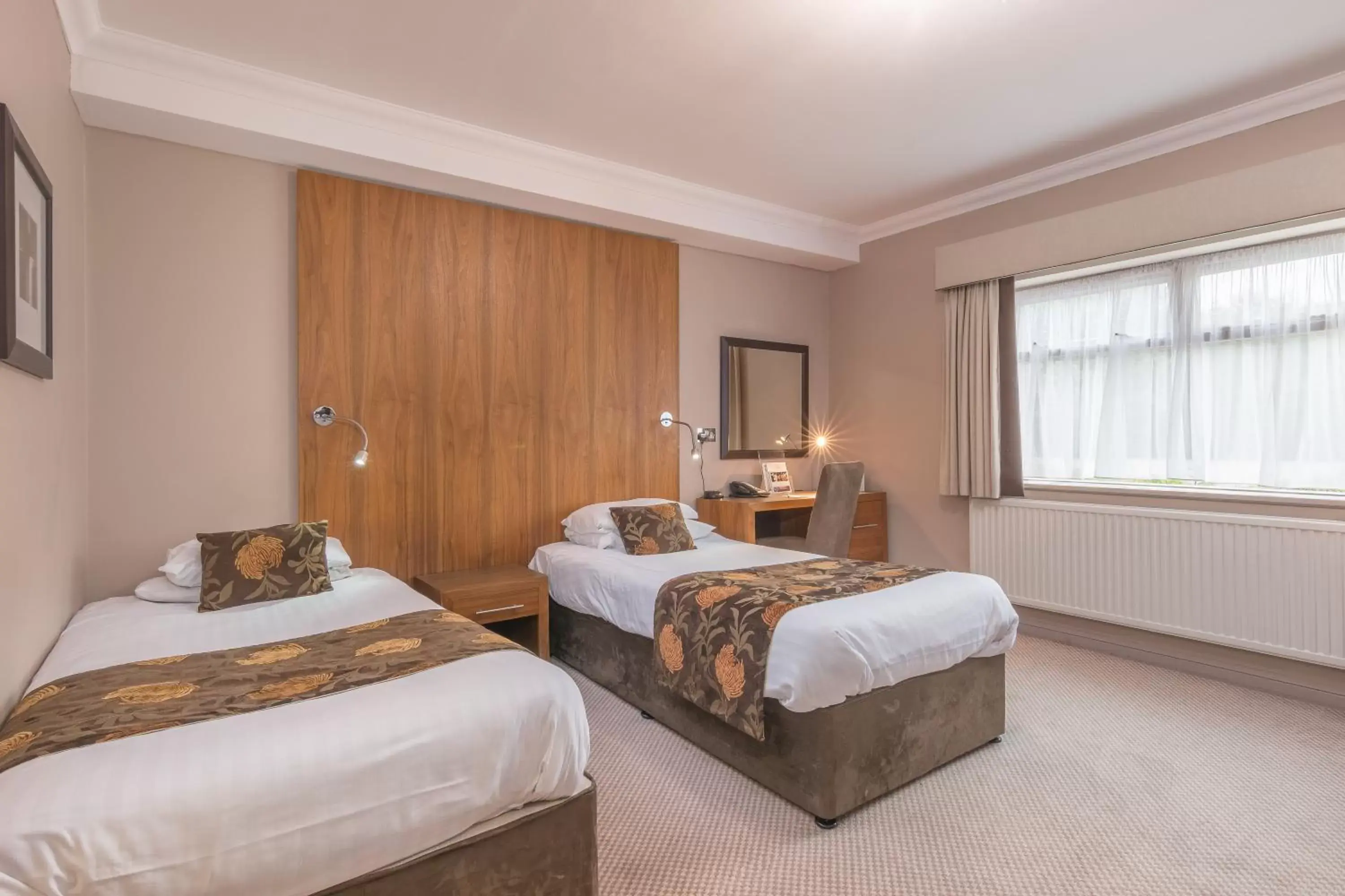 Bedroom, Bed in Best Western Rockingham Forest Hotel