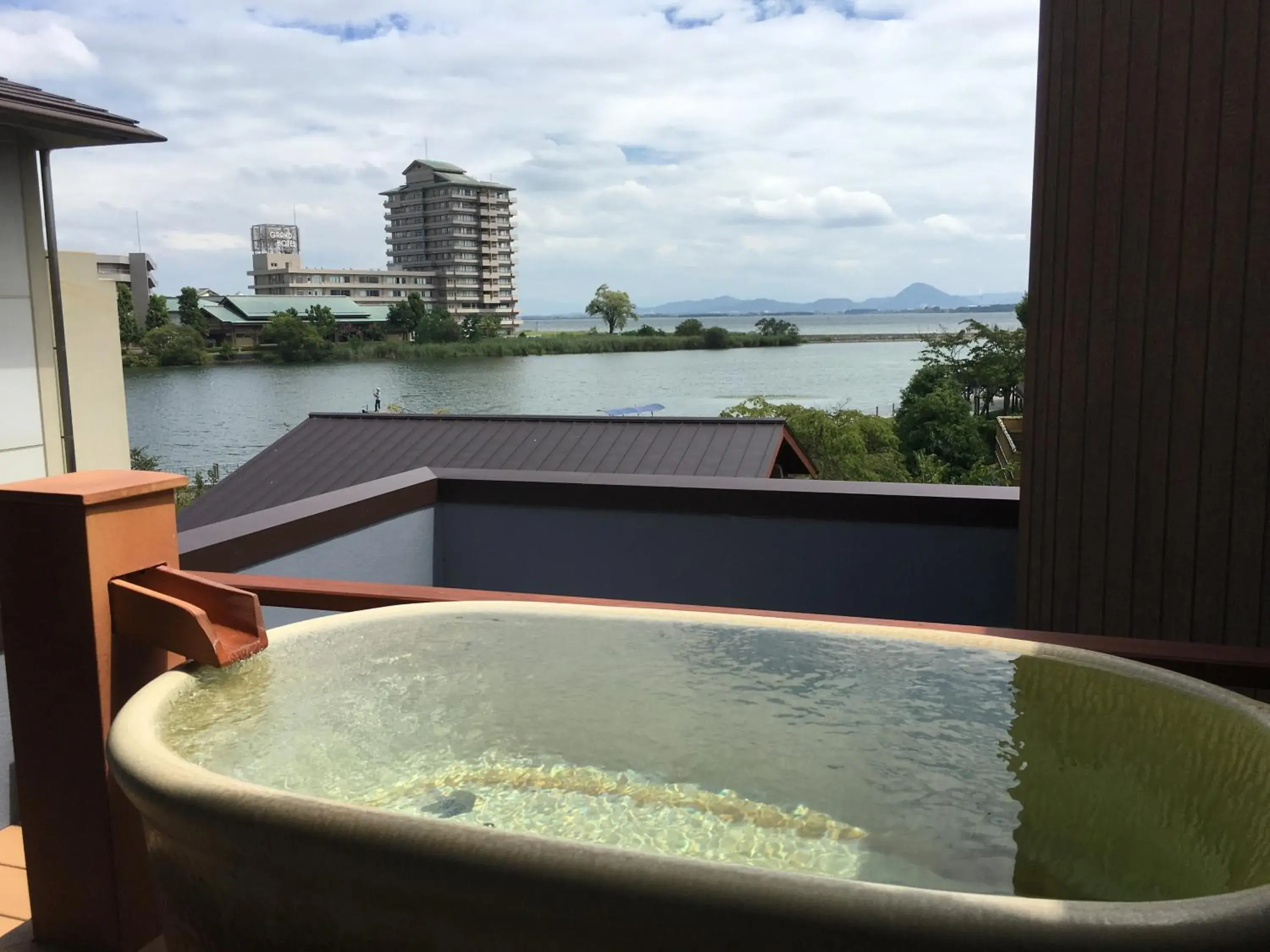 Bathroom in Biwako Ryokusuitei