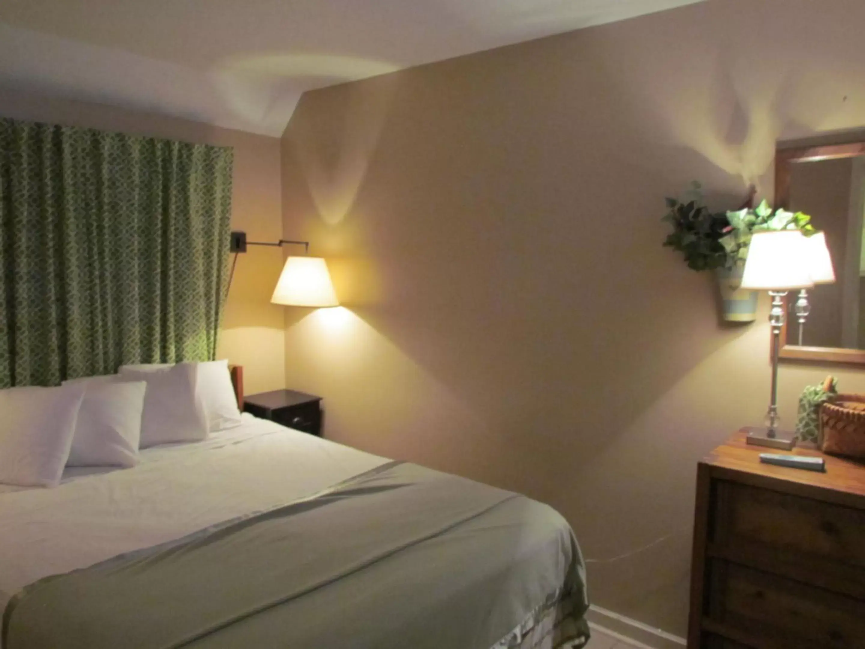 Bedroom, Bed in Myrtle Beach Resort