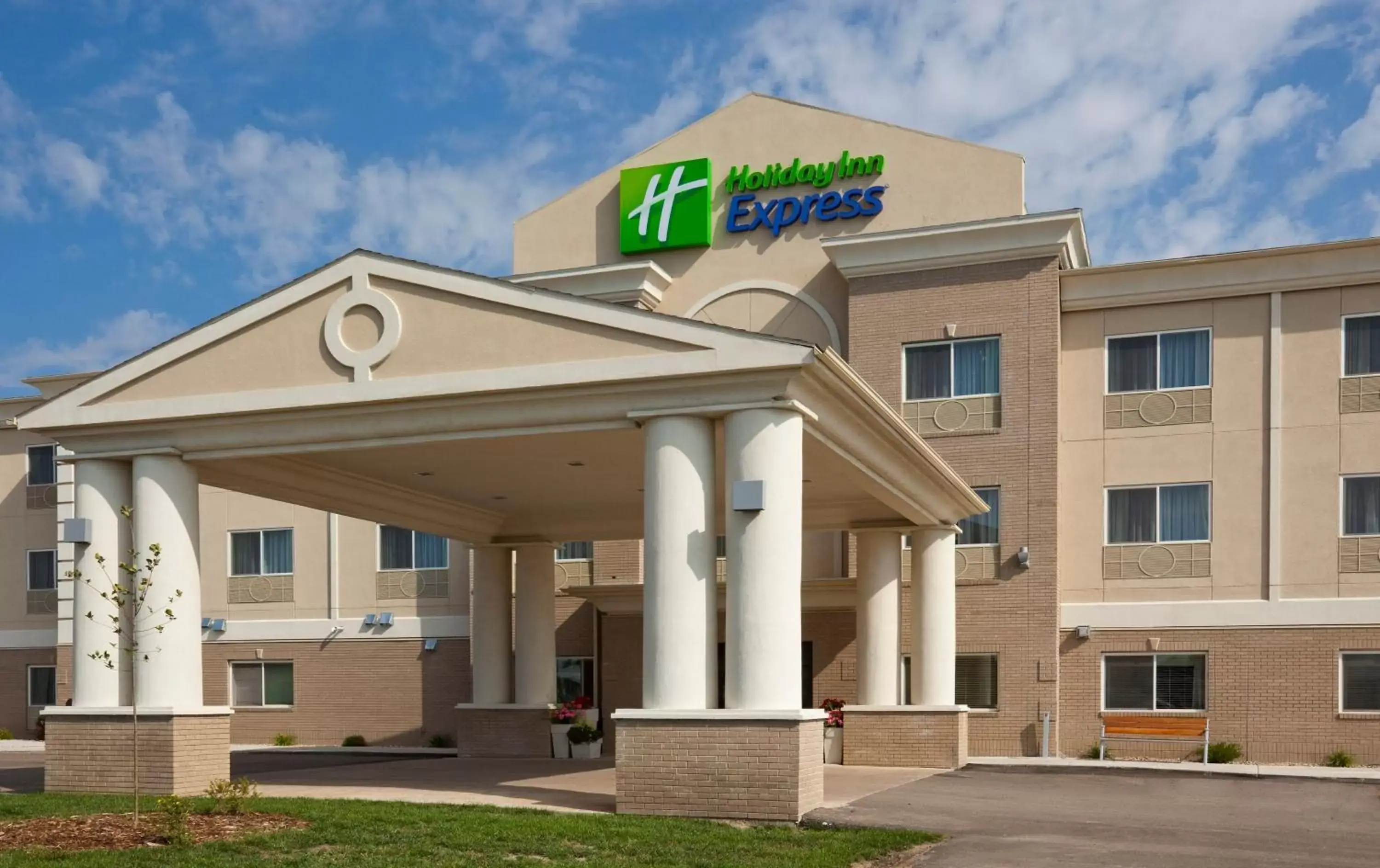 Property Building in Holiday Inn Express Devils Lake, an IHG Hotel