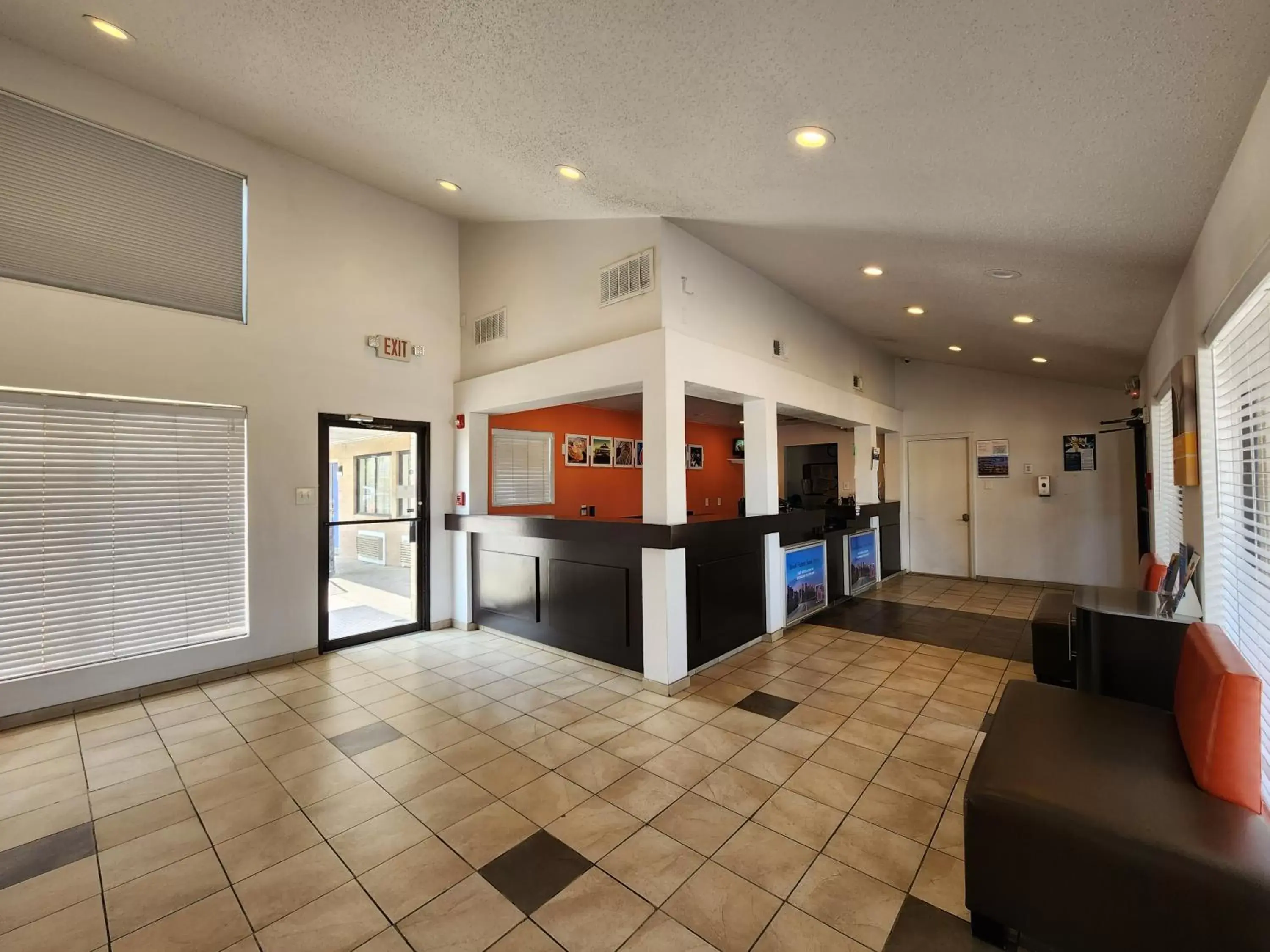 Lobby or reception, Lobby/Reception in Motel 6-Baytown, TX - Baytown East