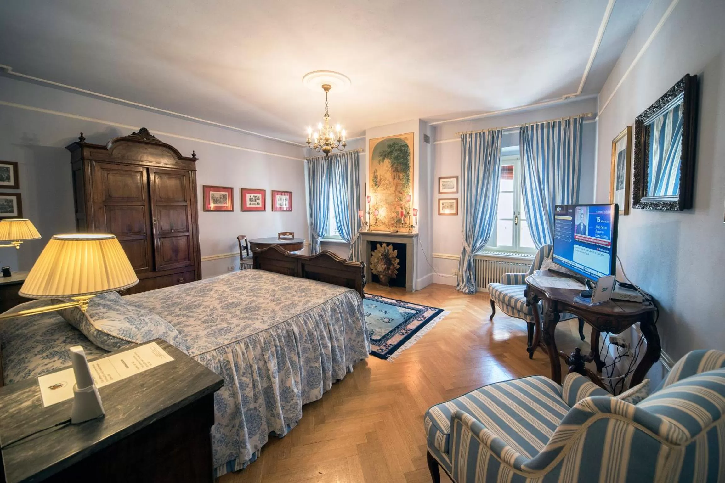 Photo of the whole room, Bed in Palazzo Dalla Rosa Prati