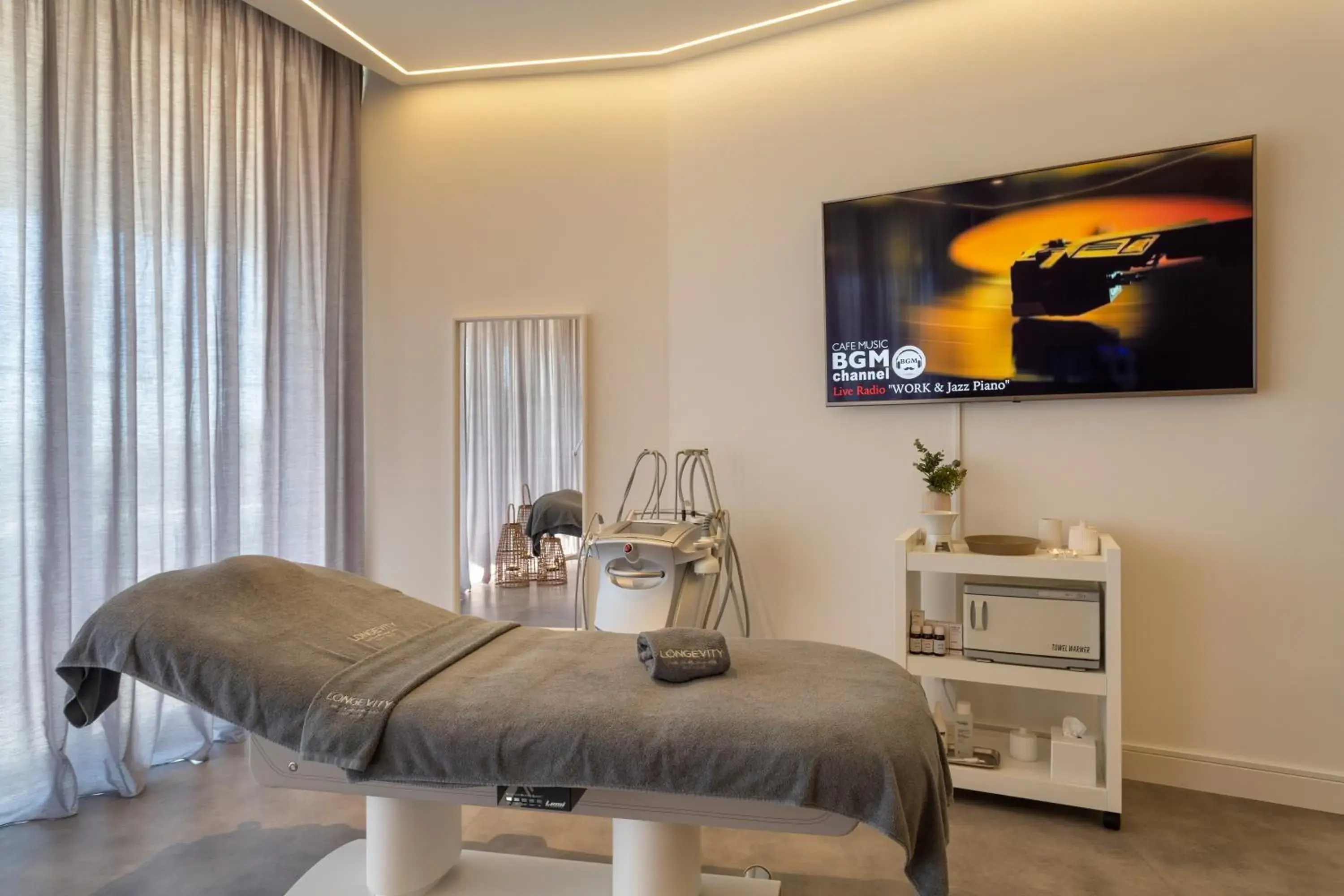 Spa and wellness centre/facilities, TV/Entertainment Center in Longevity Health & Wellness Hotel - Adults Only