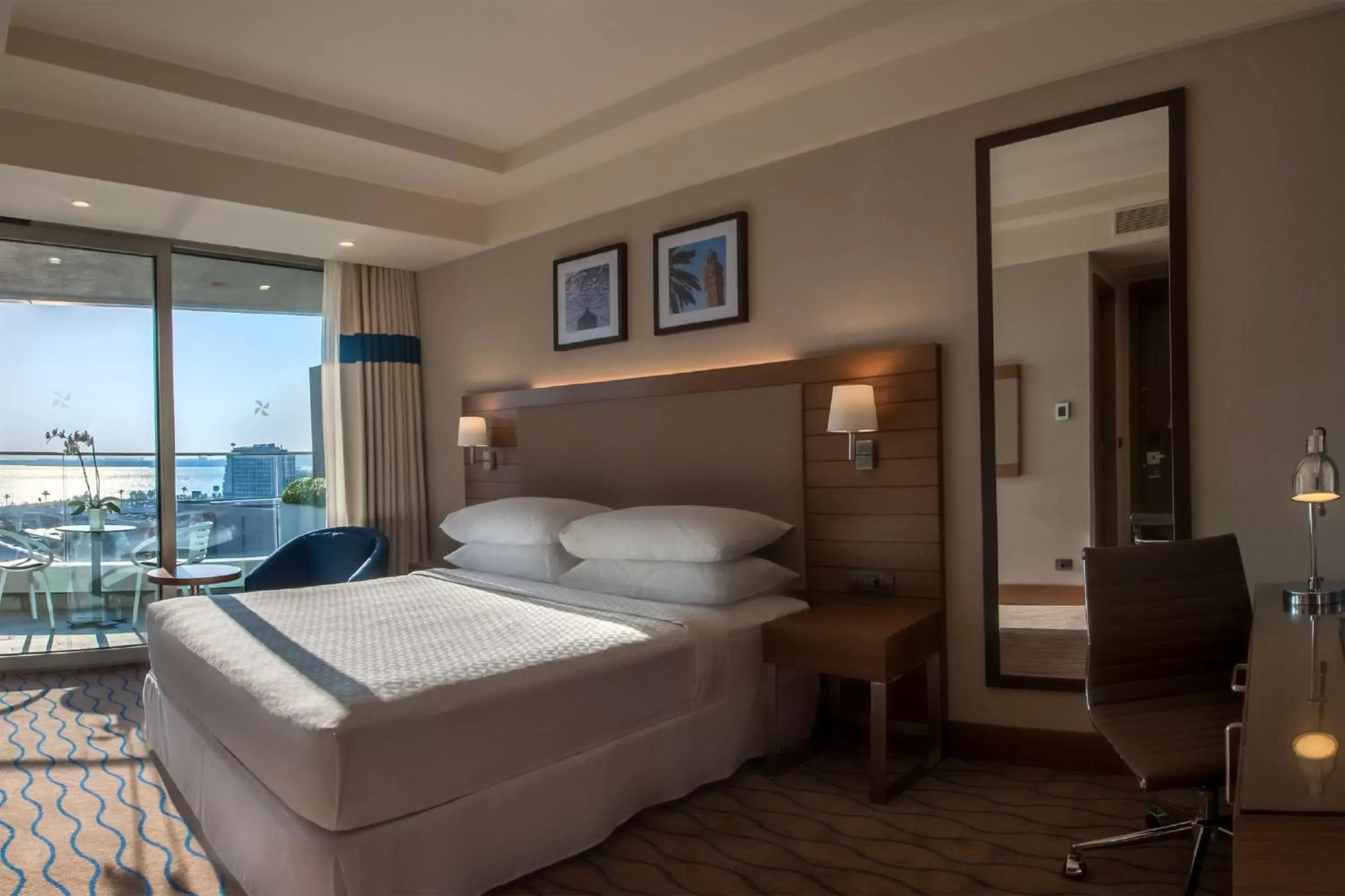 Bedroom, Bed in Four Points by Sheraton Izmir