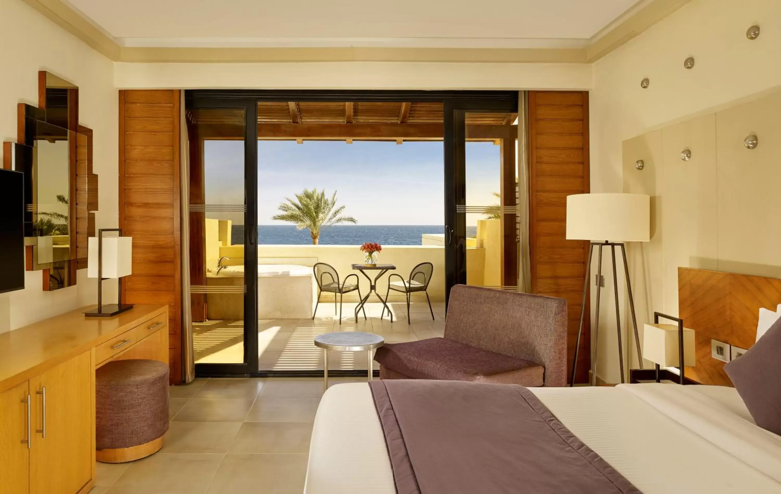 View (from property/room), Bed in Coral Sea Imperial "Coral Sea Sensatori" View (from property/room), Bed in Coral Sea Imperial "Coral Sea Sensatori"