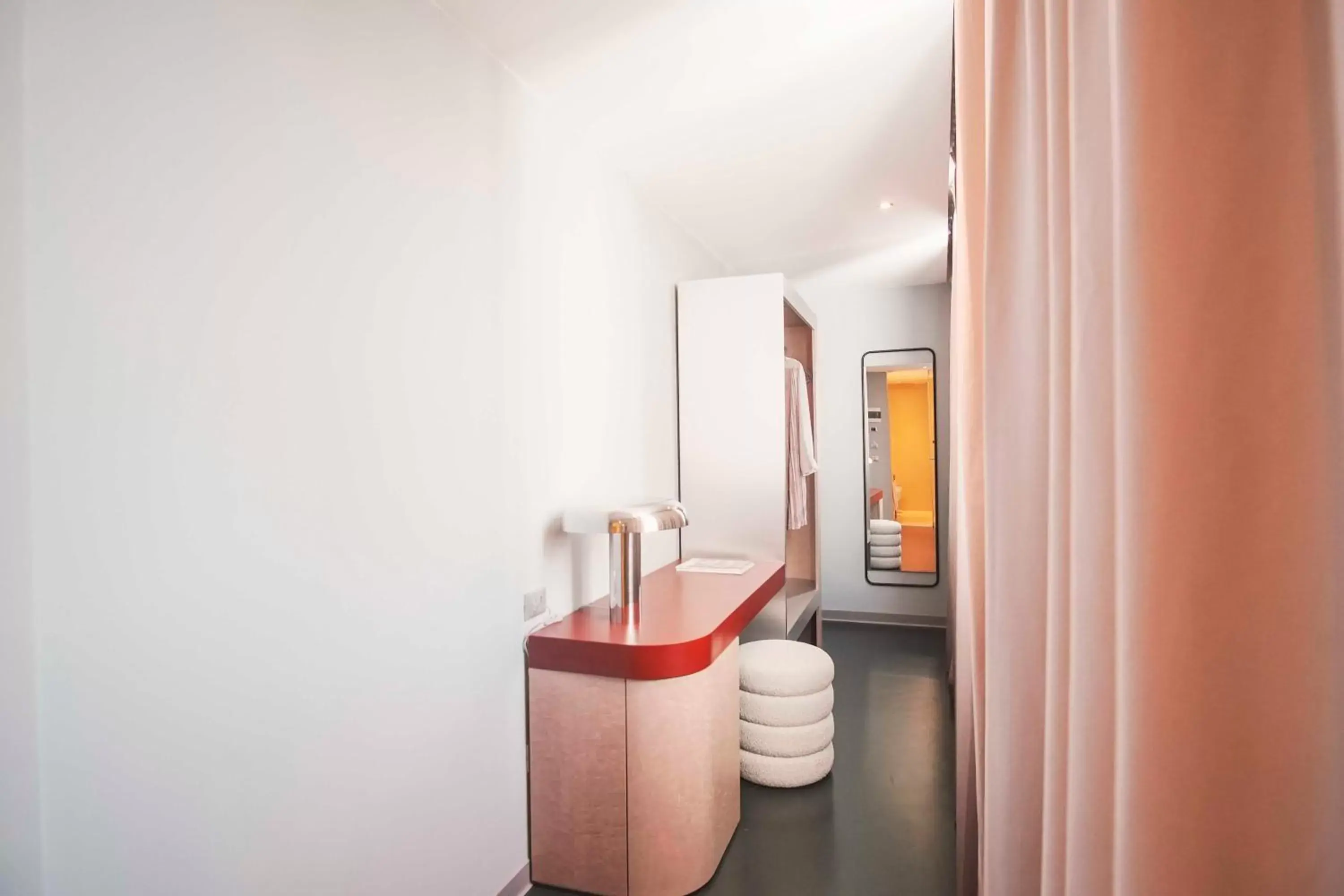 hair dresser, Bathroom in Moderno Hotel Roma