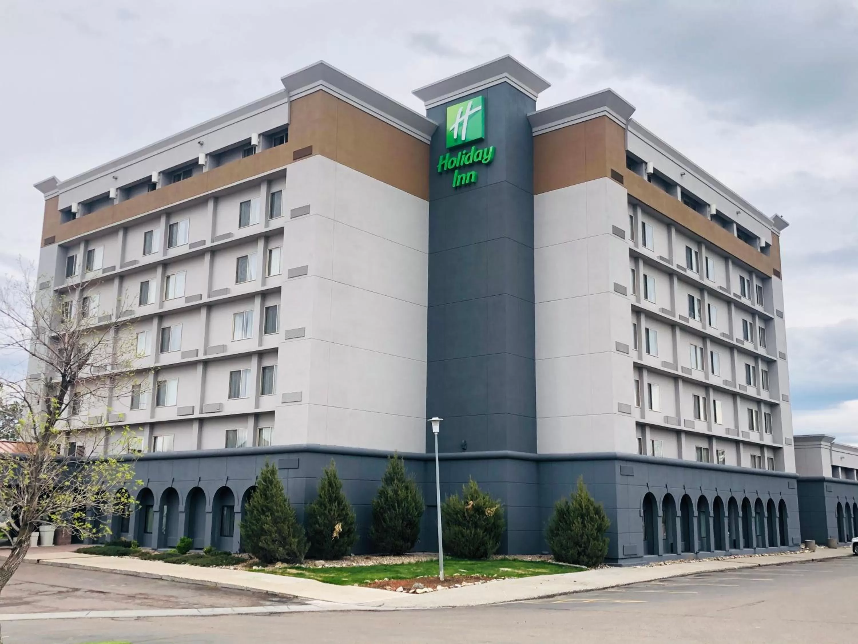 Property building in Holiday Inn Great Falls-Convention Center by IHG