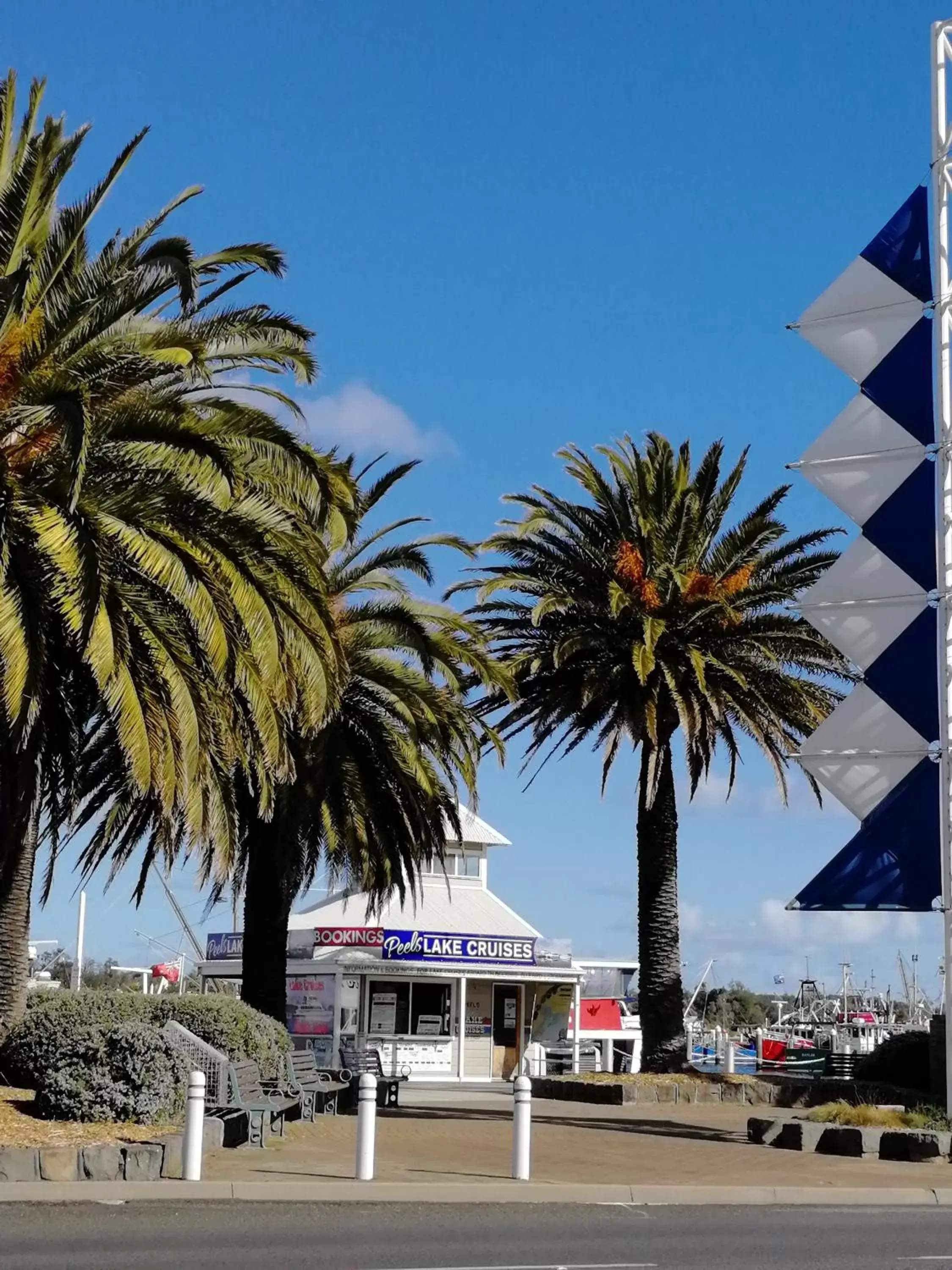 Nearby landmark, Property Building in Banjo Paterson Motor Inn