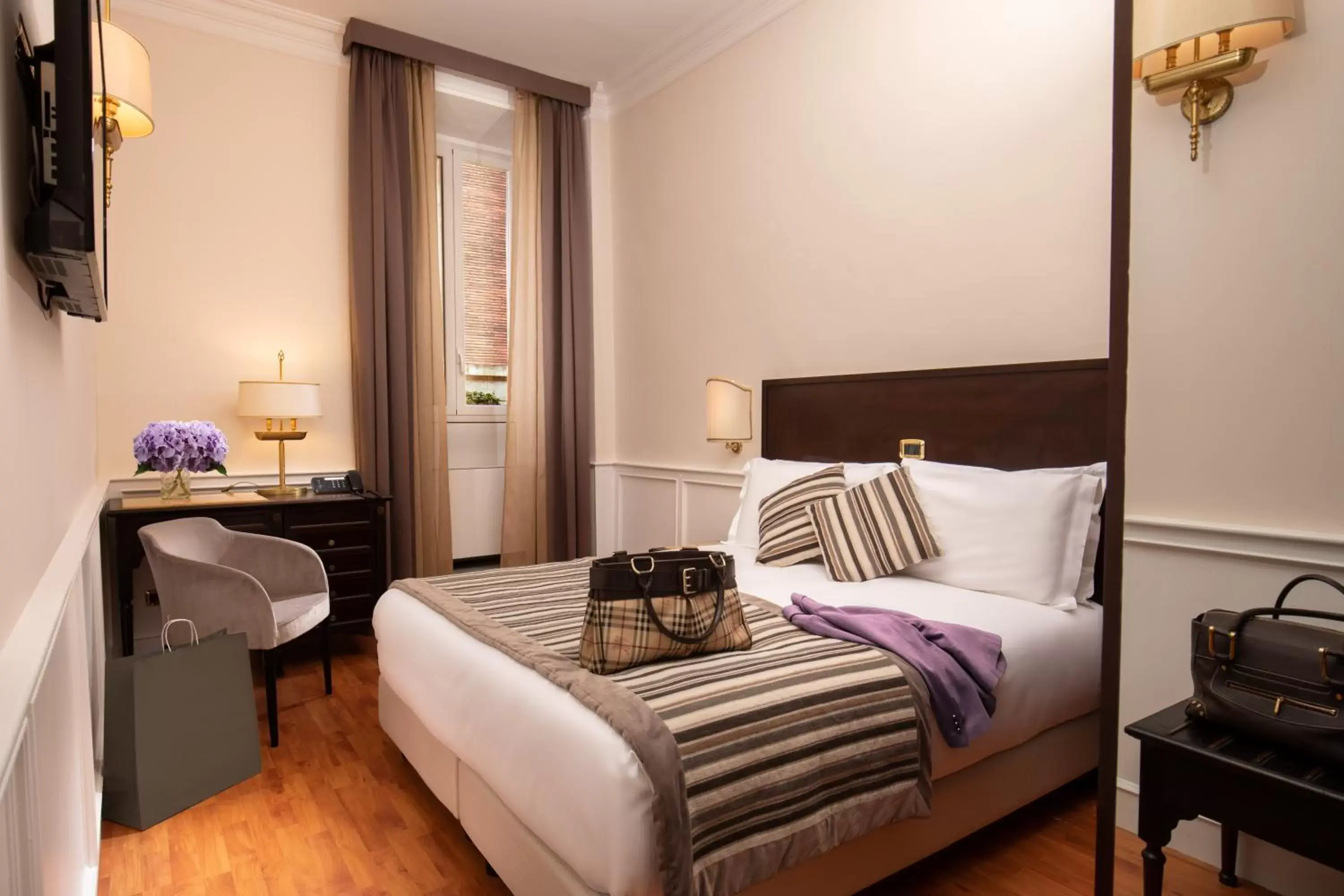 Bed in Hotel Del Corso