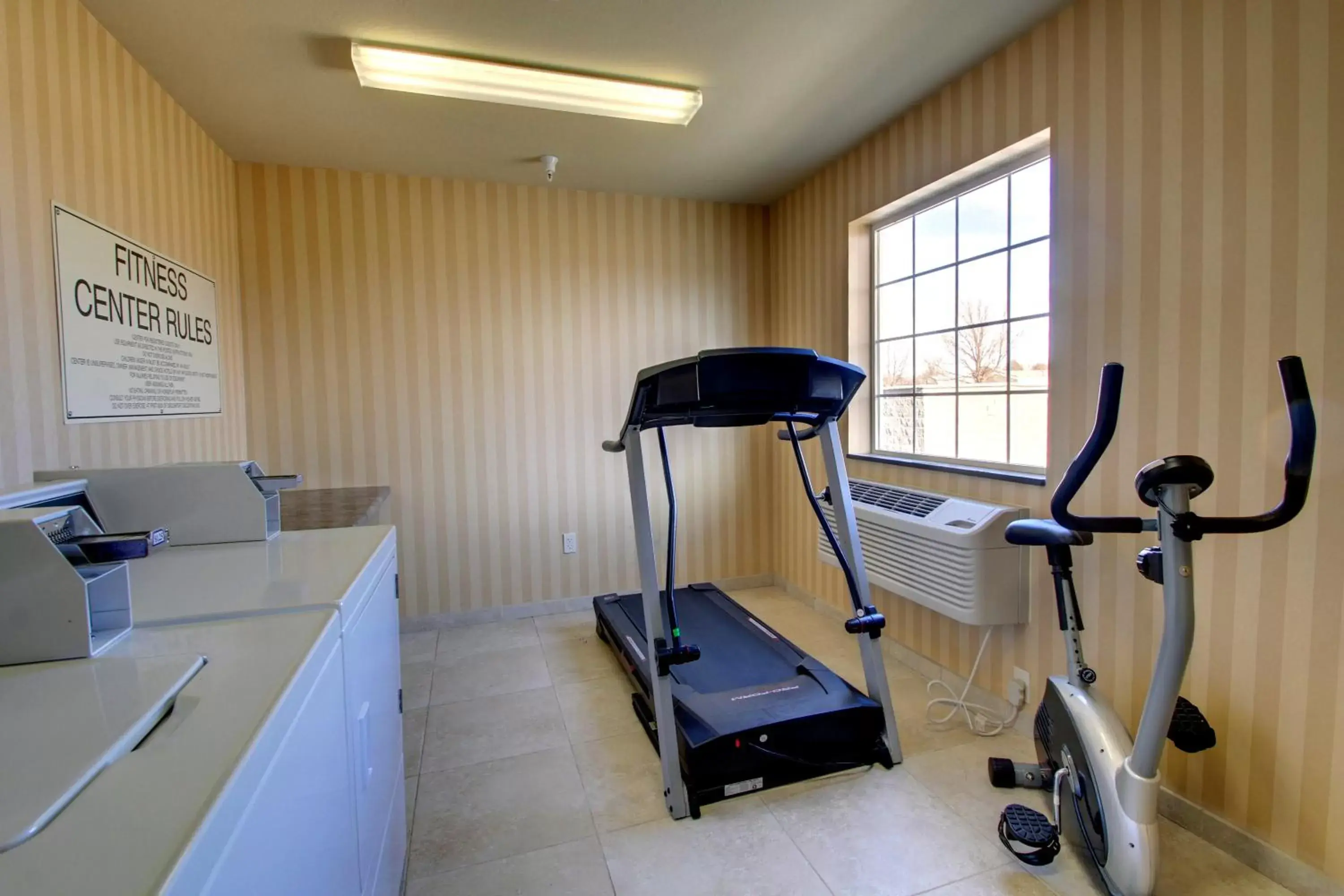 Fitness centre/facilities, Fitness Center/Facilities in Cobblestone Hotel - Wayne