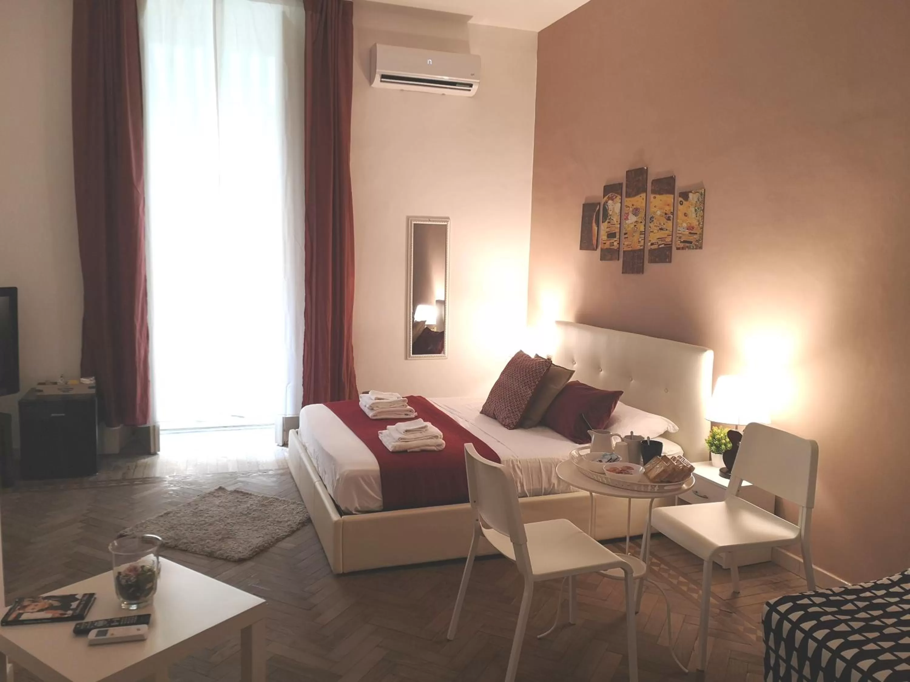 Seating Area in Domus Luigi Leone II