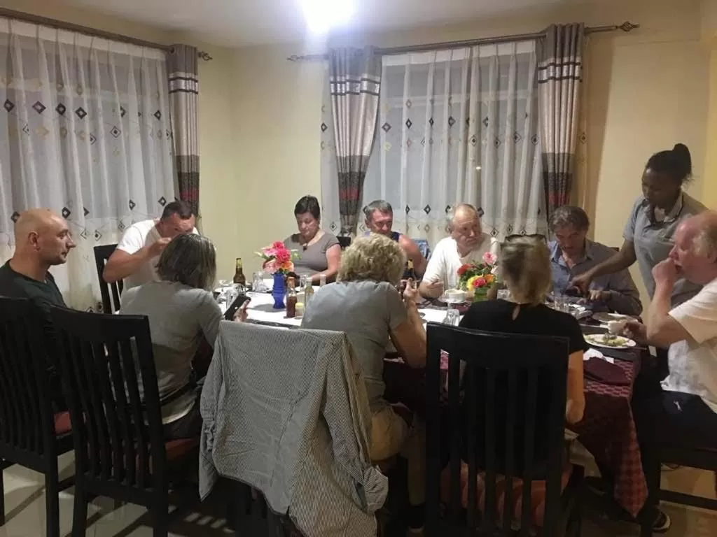 Restaurant/Places to Eat in Acactus Hotel