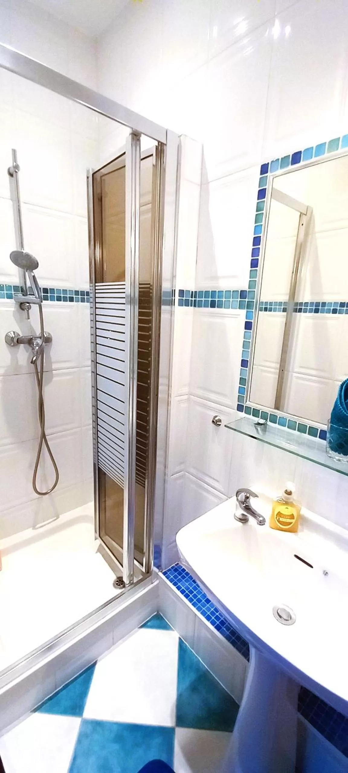 Shower in Dawson Place, Juliette's Bed and Breakfast