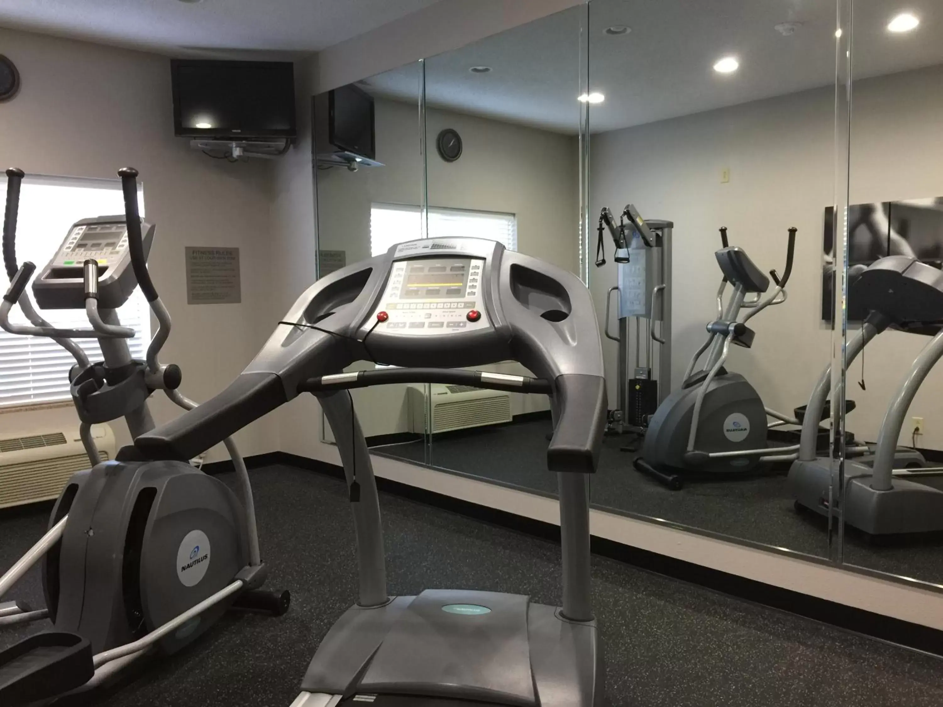 Fitness centre/facilities, Fitness Center/Facilities in Country Inn & Suites by Radisson, Charleston North, SC