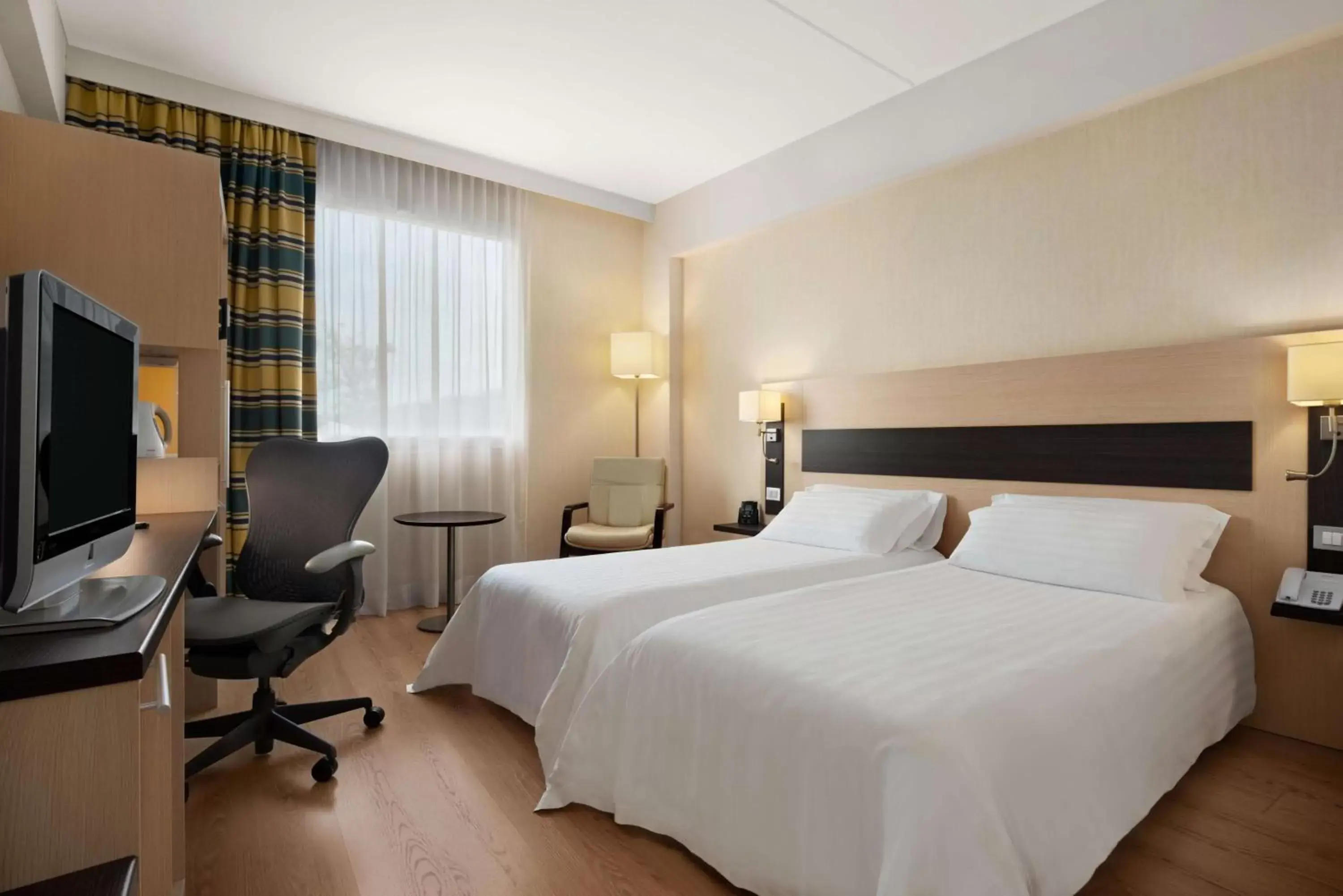 Bed in Hilton Garden Inn Rome Airport