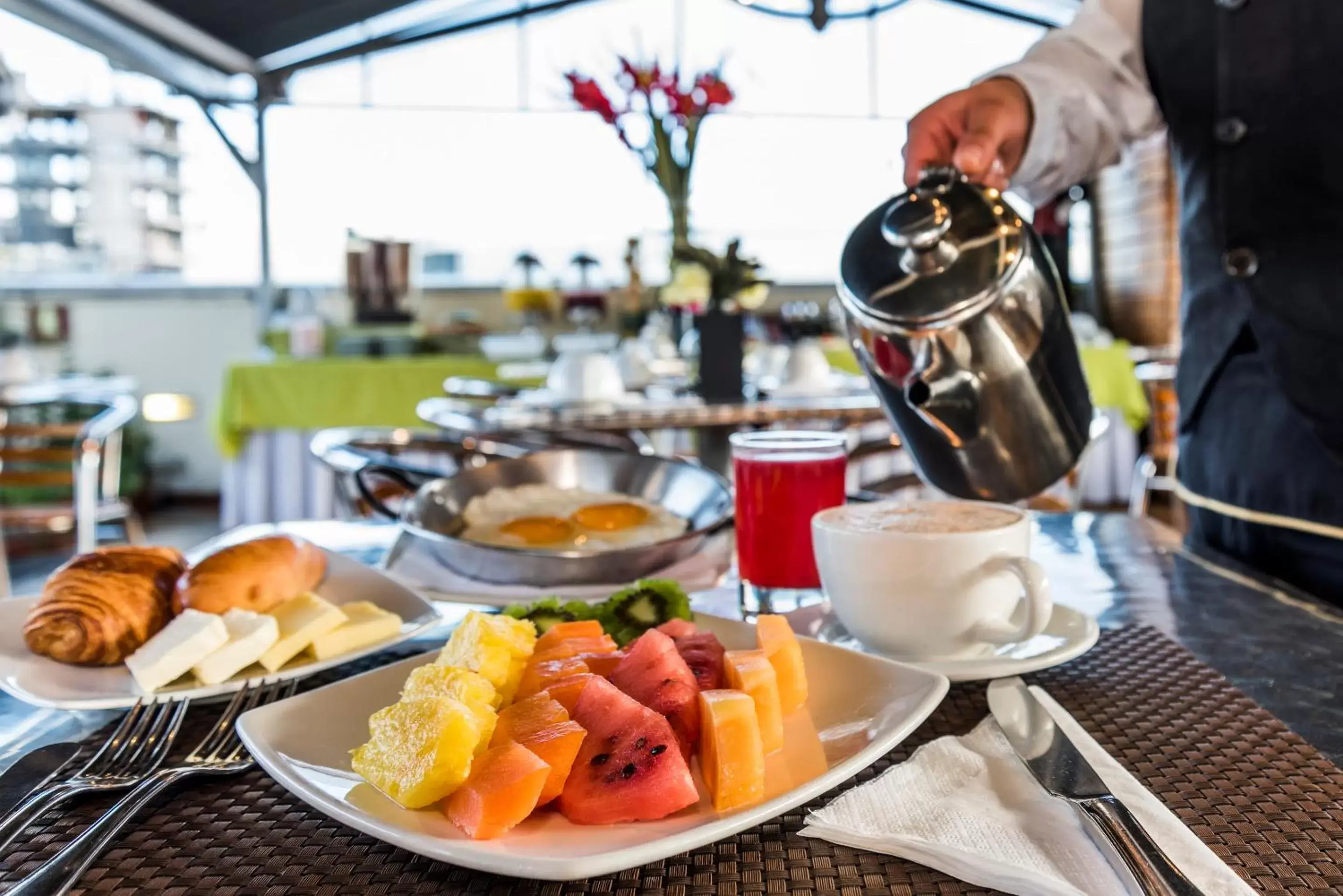 Buffet breakfast in Hotel Platinum Suite