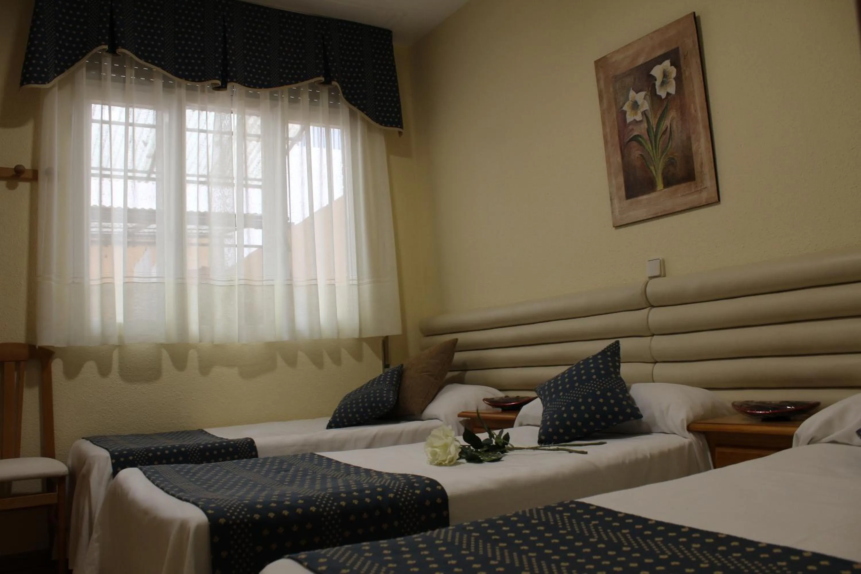 Bedroom, Bed in Hotel Cuatro Caños