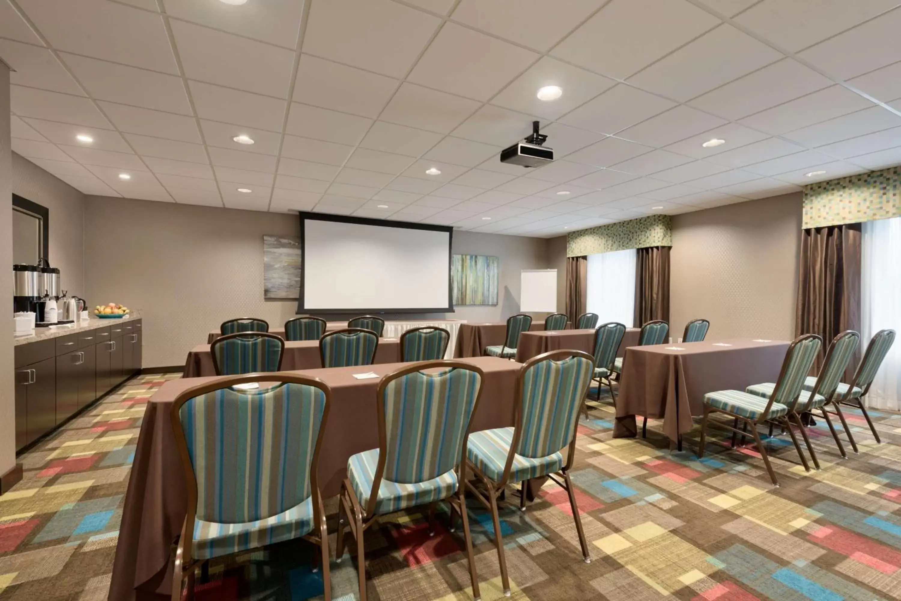 Meeting/conference room in Hampton Inn & Suites Kenosha