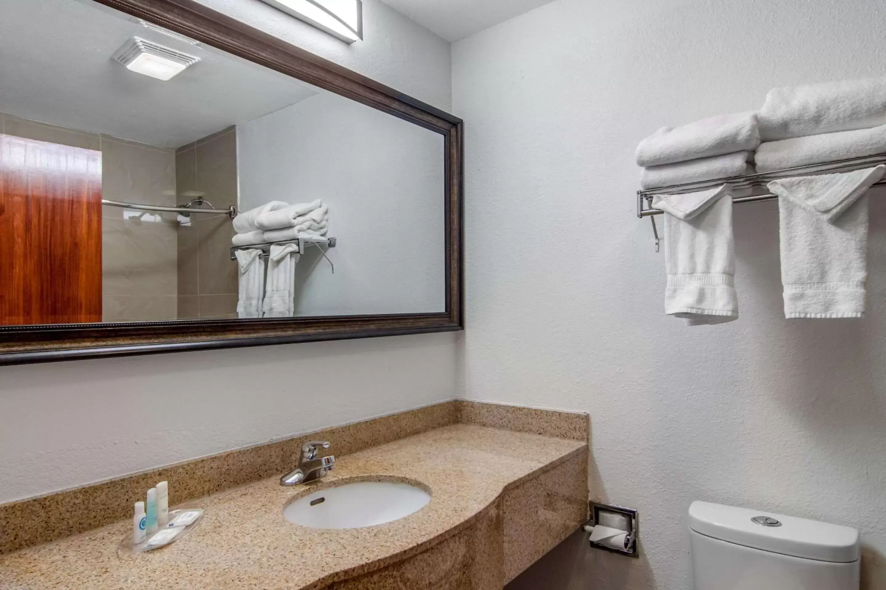 Photo of the whole room, Bathroom in Clarion Suites Duluth I-85