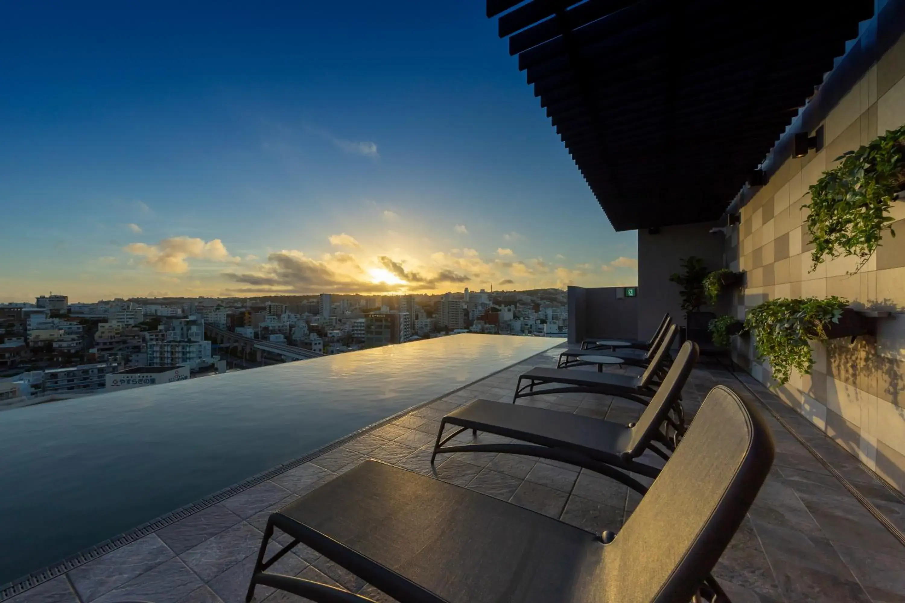 Swimming Pool in Hewitt Resort Naha 