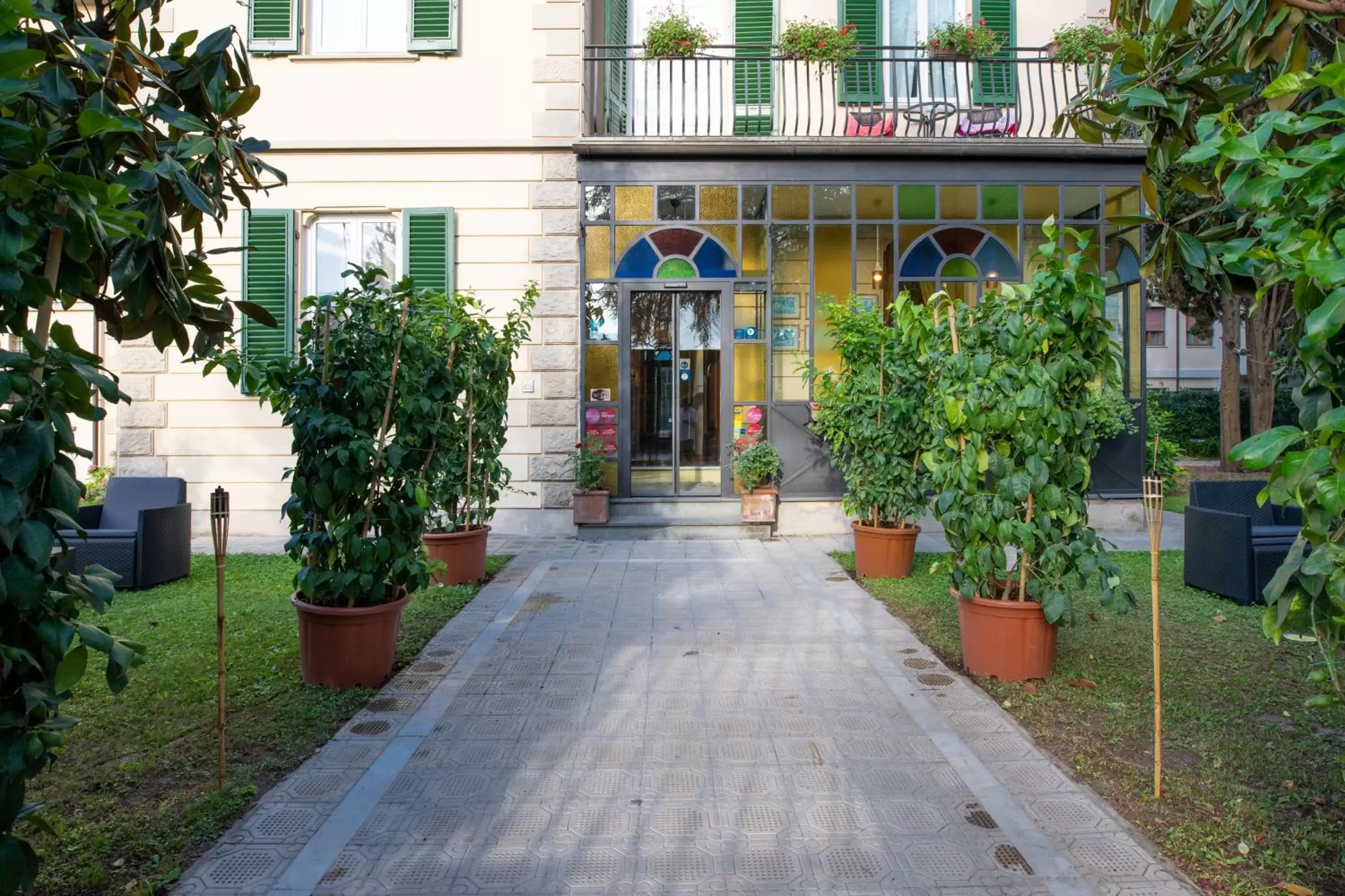 Facade/entrance in Villa Romantica