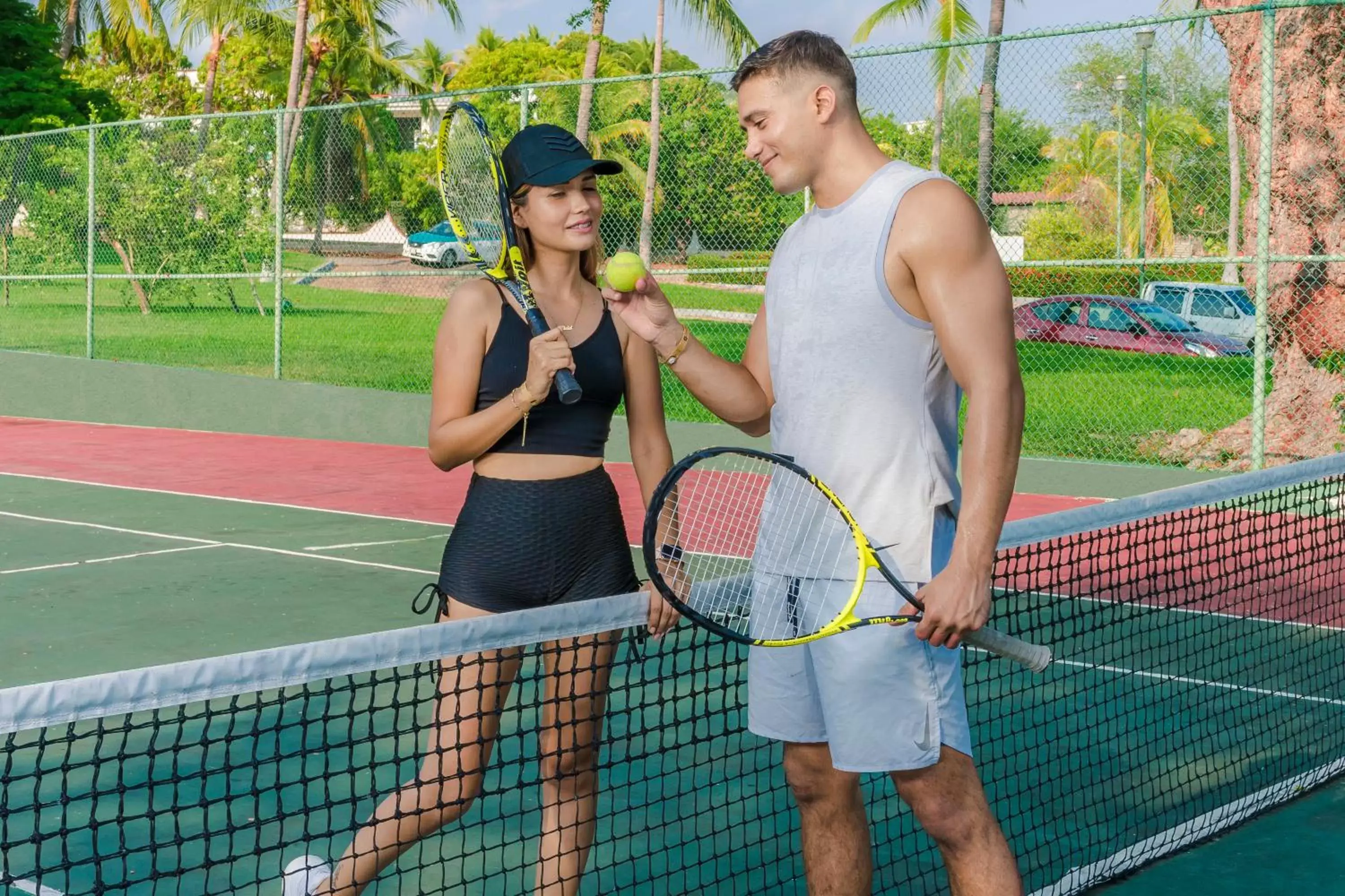 Tennis court in Posada Real Puerto Escondido