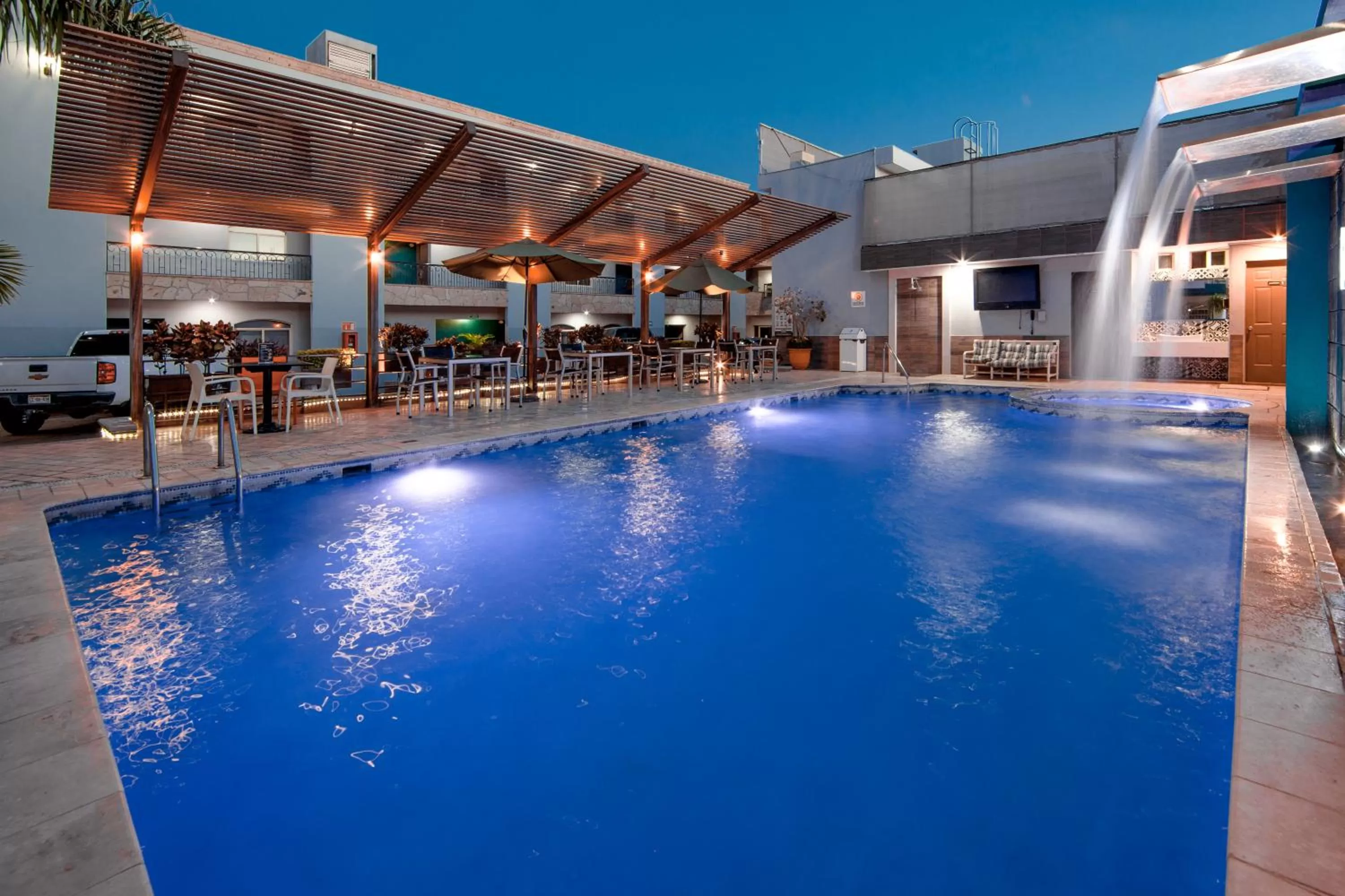 Swimming pool in InHouse Hotel Culiacán