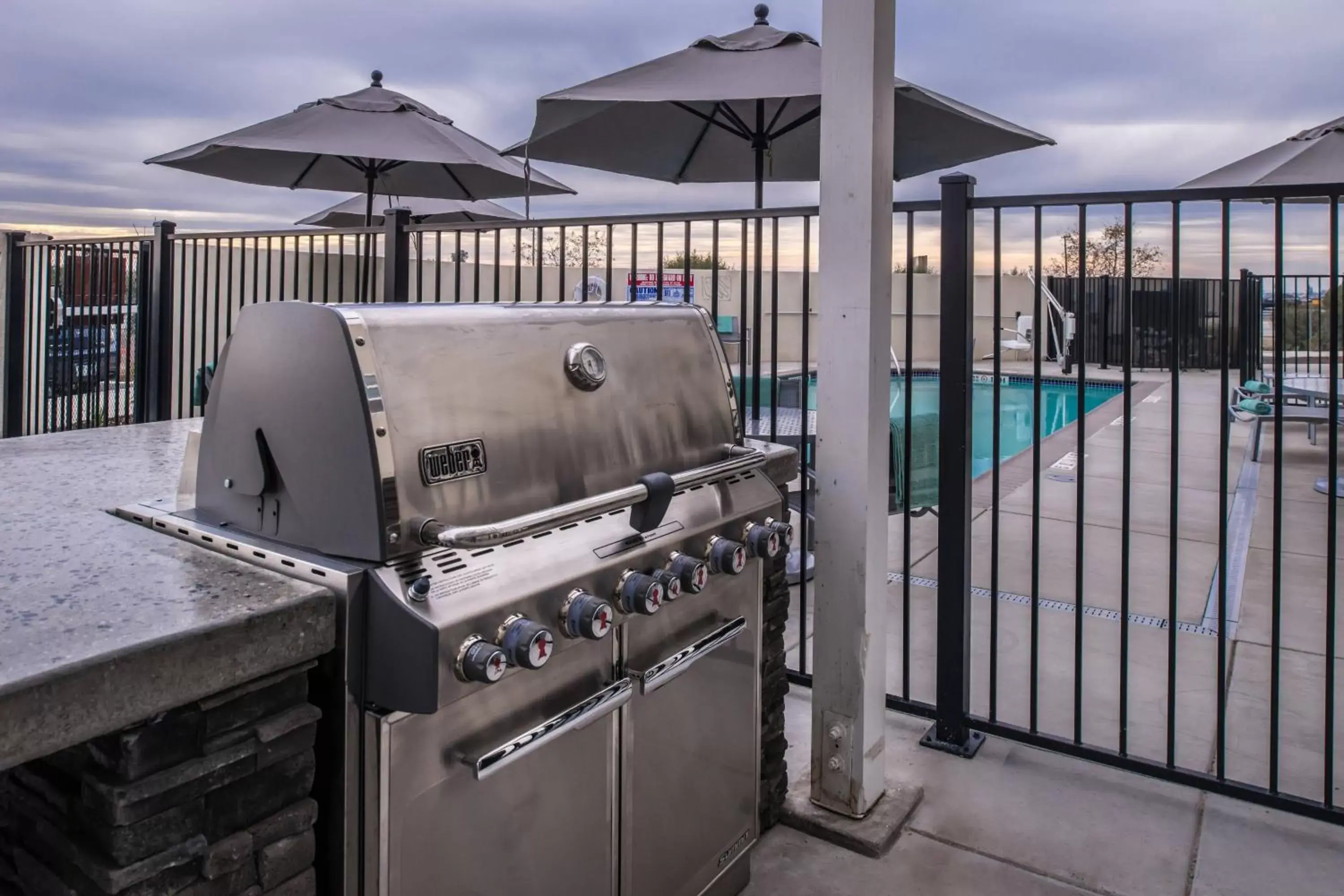 Restaurant/places to eat, BBQ Facilities in TownePlace Suites by Marriott Merced