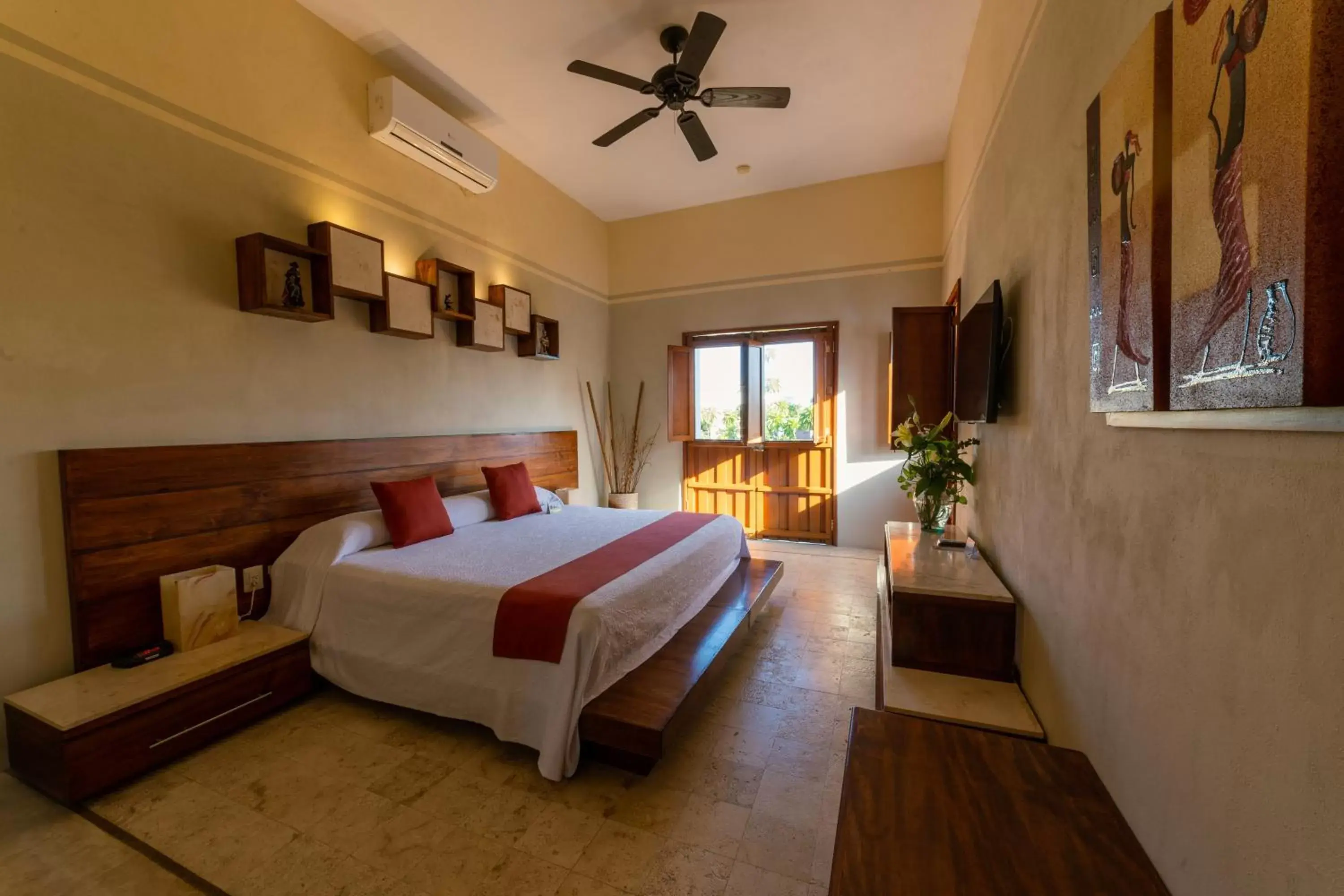 Bedroom in Hotel Meson del Marques