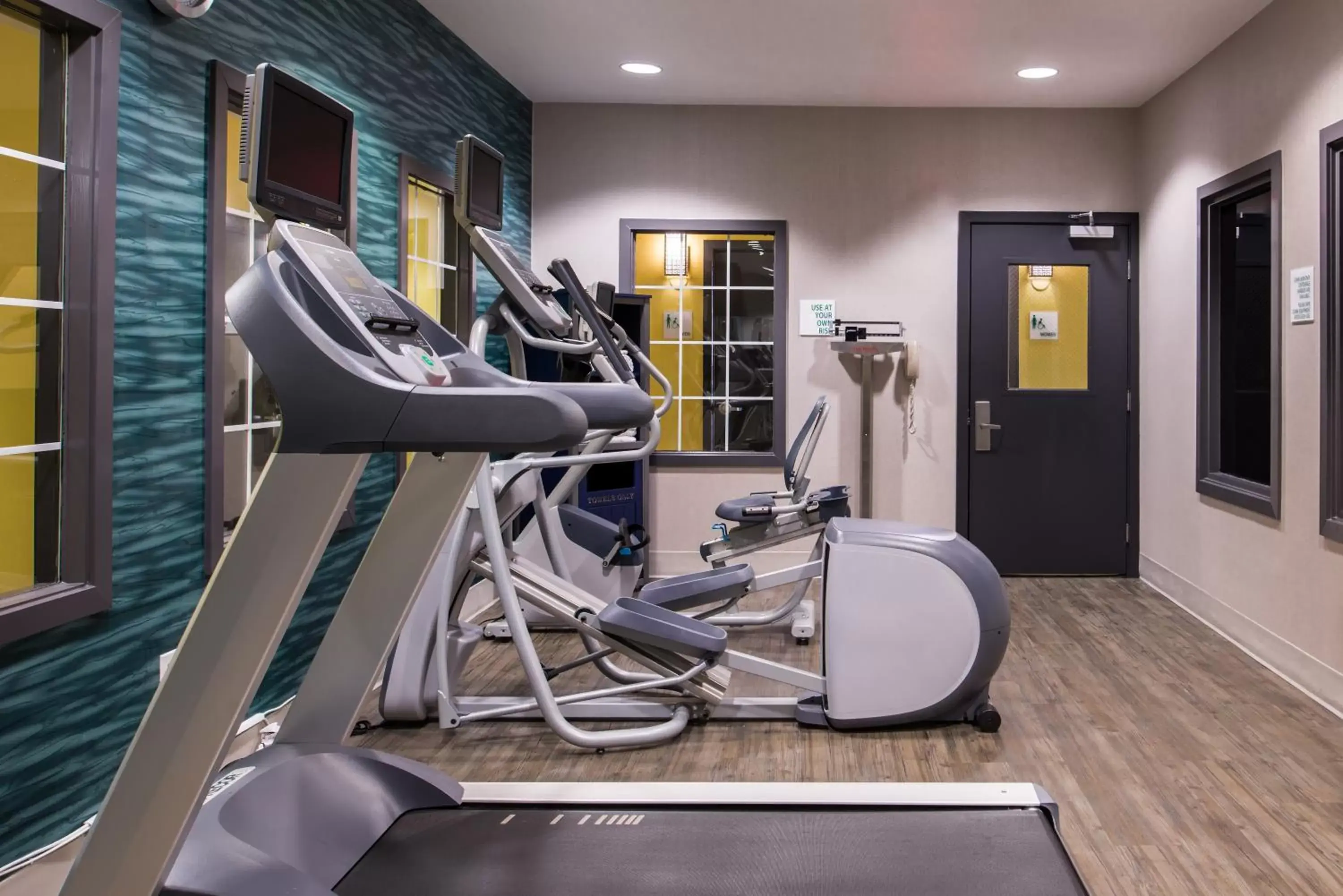 Fitness centre/facilities, Fitness Center/Facilities in Holiday Inn and Suites Addison, an IHG Hotel