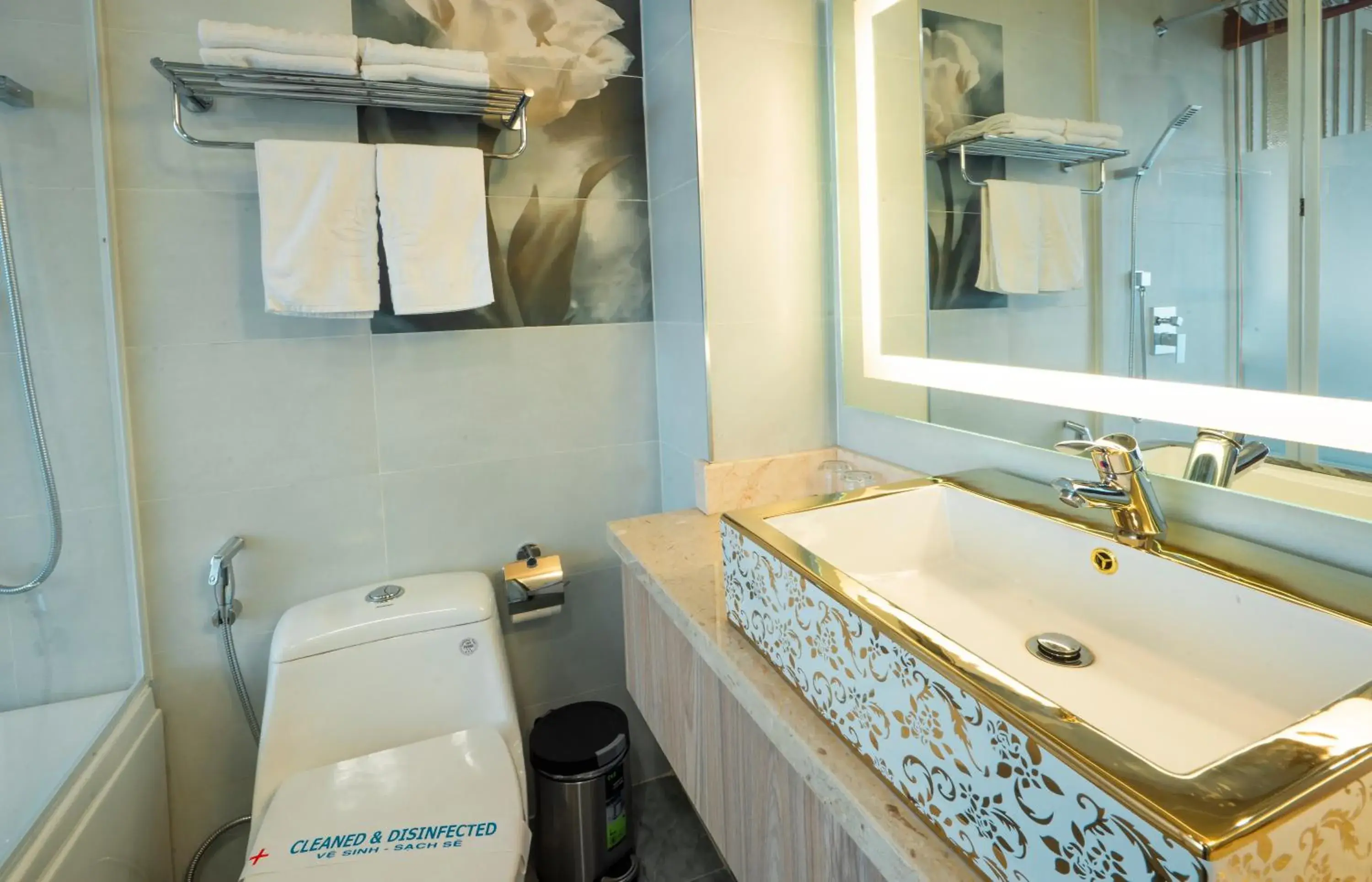 Shower, Bathroom in Lotus Saigon Hotel