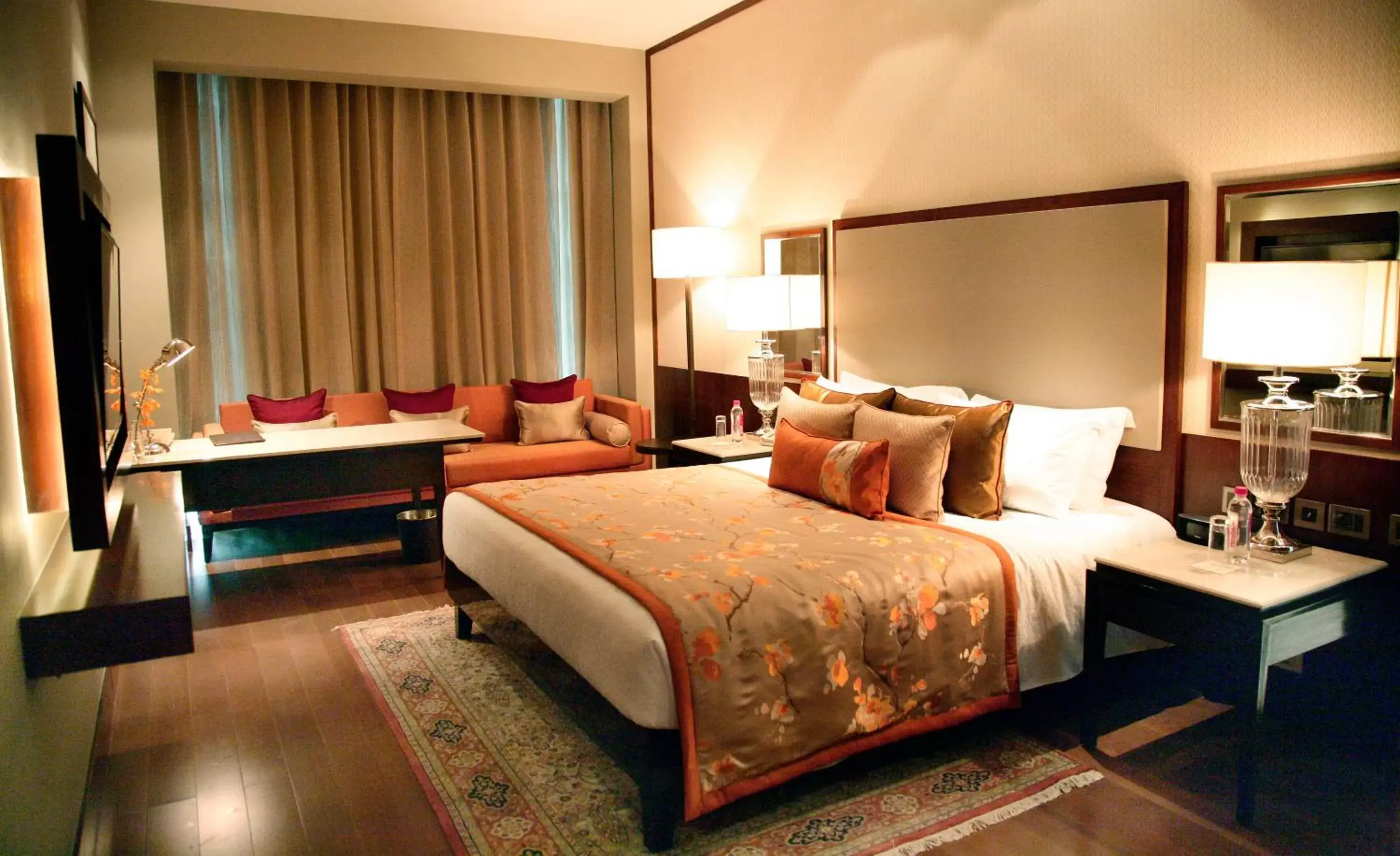 Photo of the whole room, Bed in Taj Bangalore Photo of the whole room, Bed in Taj Bangalore