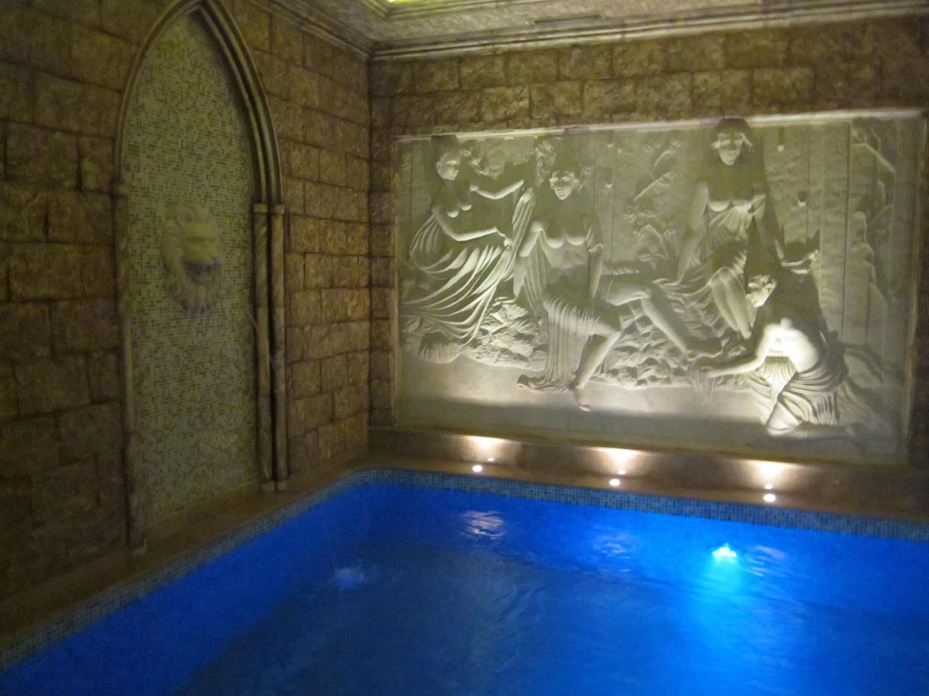 Swimming pool in Venezia Palazzo Hotel