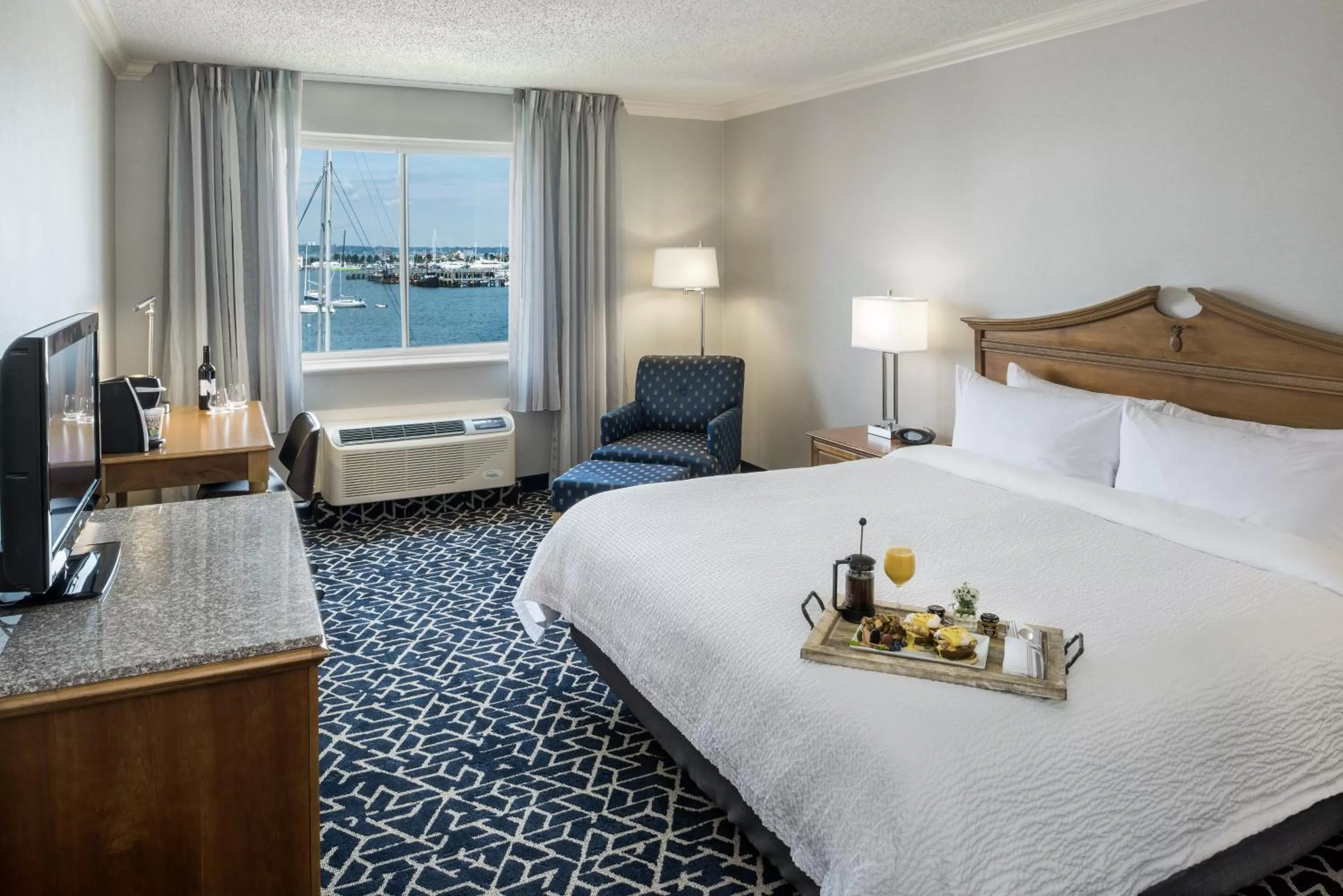 Bedroom, Bed in The Newport Harbor Hotel & Marina