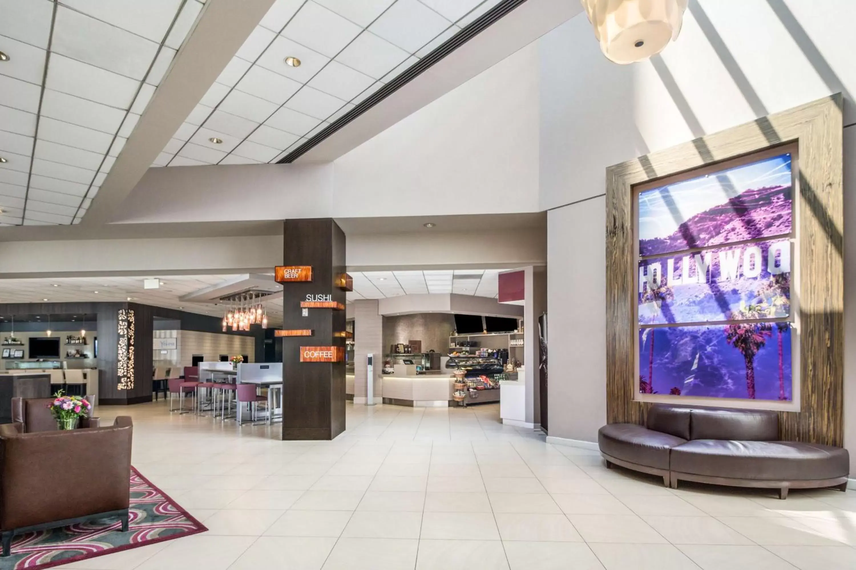 Lobby or reception in Sonesta Los Angeles Airport LAX